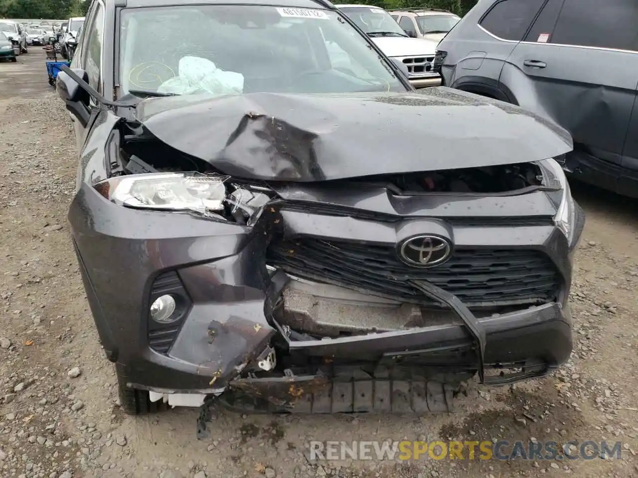 9 Photograph of a damaged car 2T3A1RFV1KW004694 TOYOTA RAV4 2019