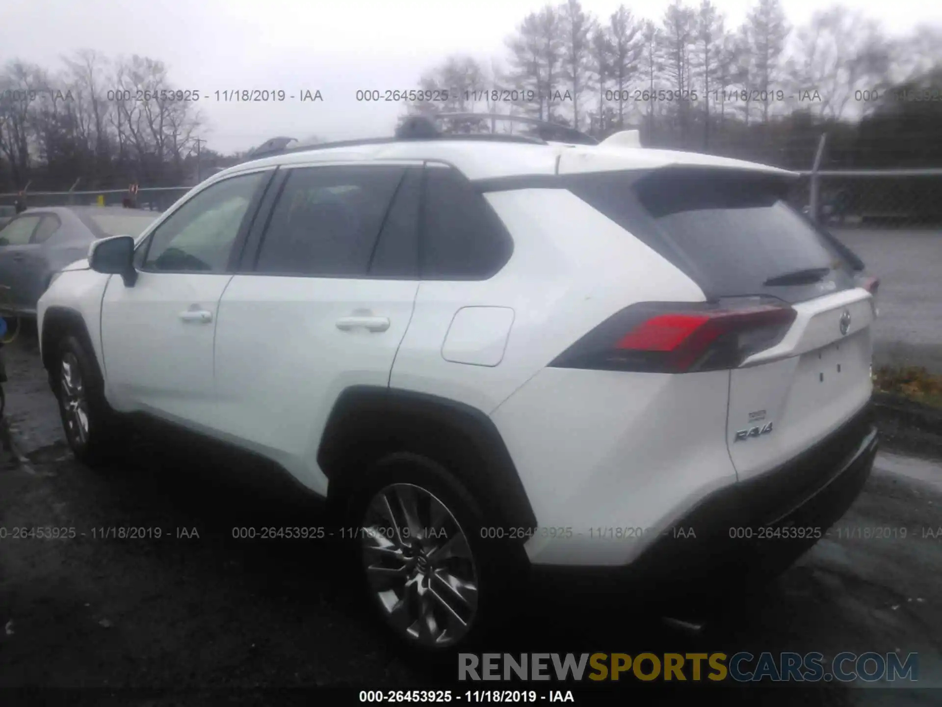 3 Photograph of a damaged car 2T3A1RFV1KW005425 TOYOTA RAV4 2019