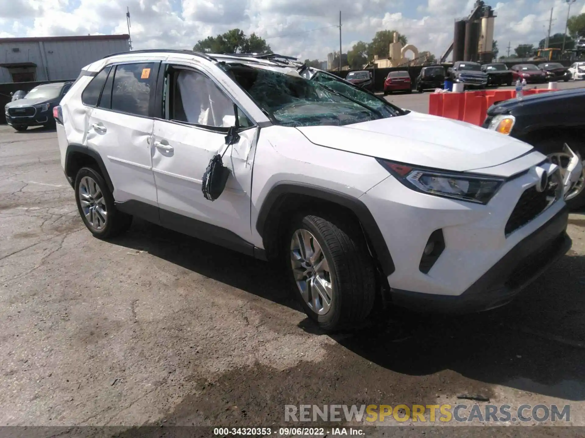 1 Фотография поврежденного автомобиля 2T3A1RFV1KW012410 TOYOTA RAV4 2019