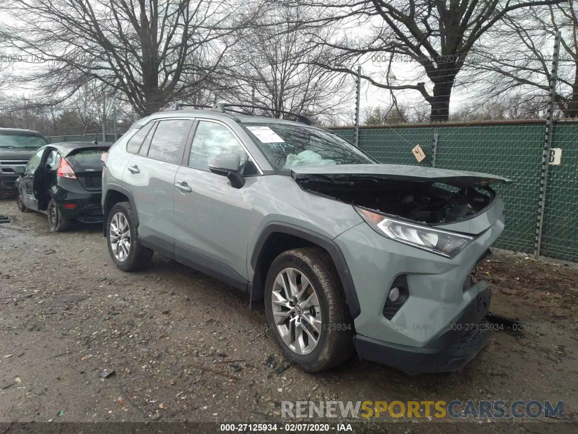 1 Photograph of a damaged car 2T3A1RFV1KW016425 TOYOTA RAV4 2019