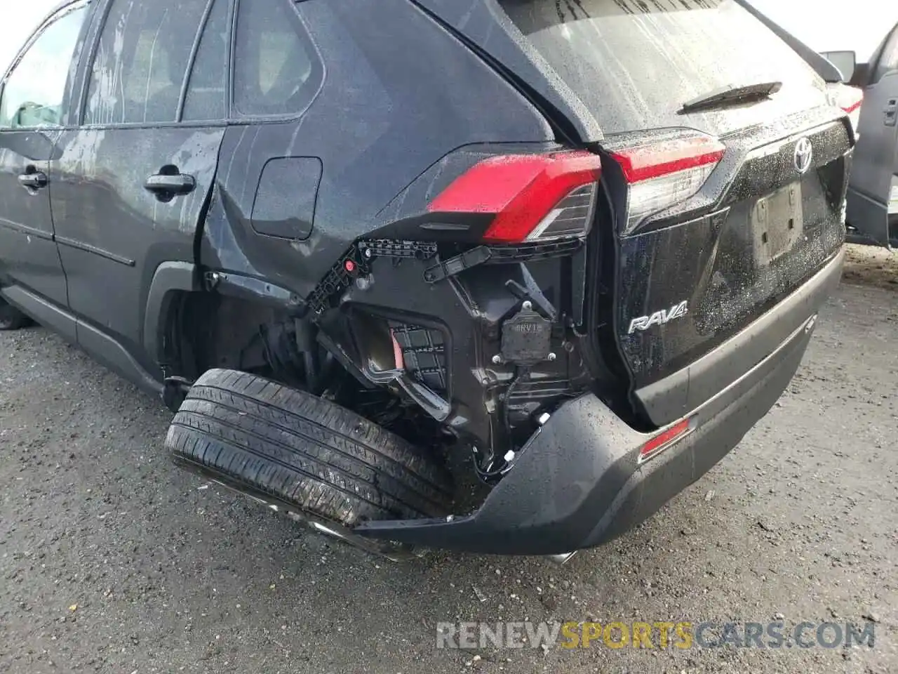 9 Photograph of a damaged car 2T3A1RFV1KW023844 TOYOTA RAV4 2019