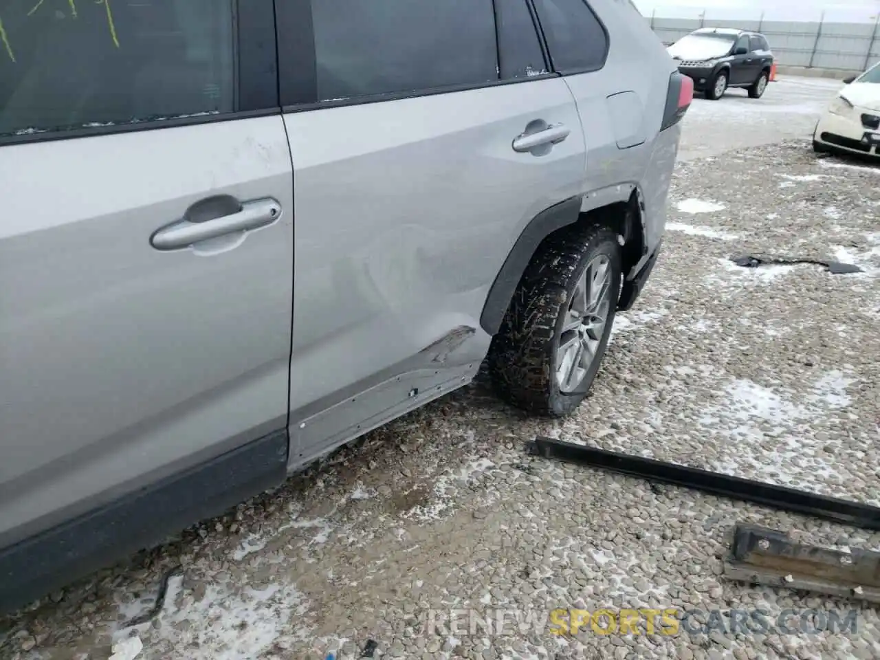 9 Photograph of a damaged car 2T3A1RFV1KW067312 TOYOTA RAV4 2019