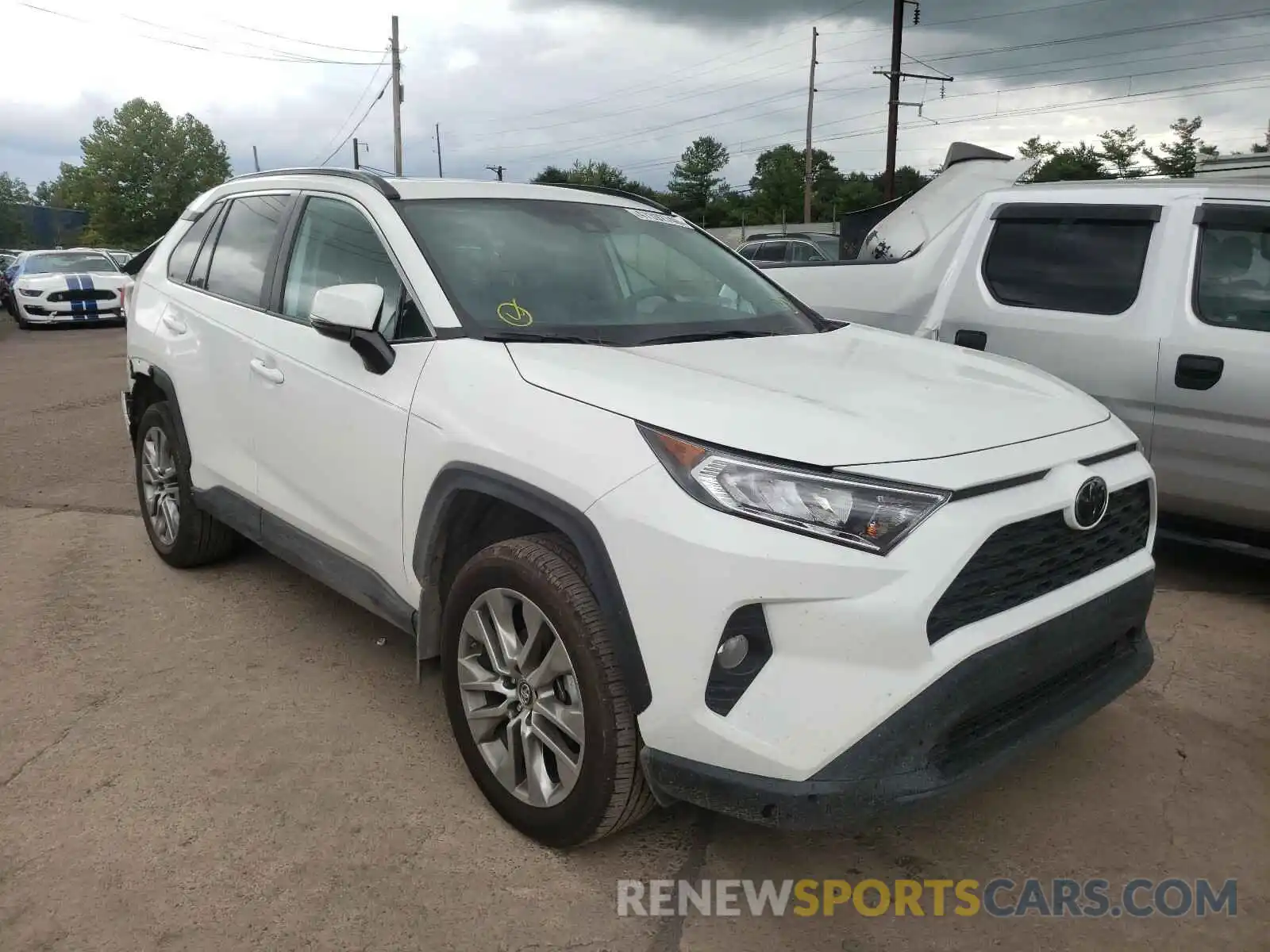 1 Photograph of a damaged car 2T3A1RFV2KC048821 TOYOTA RAV4 2019