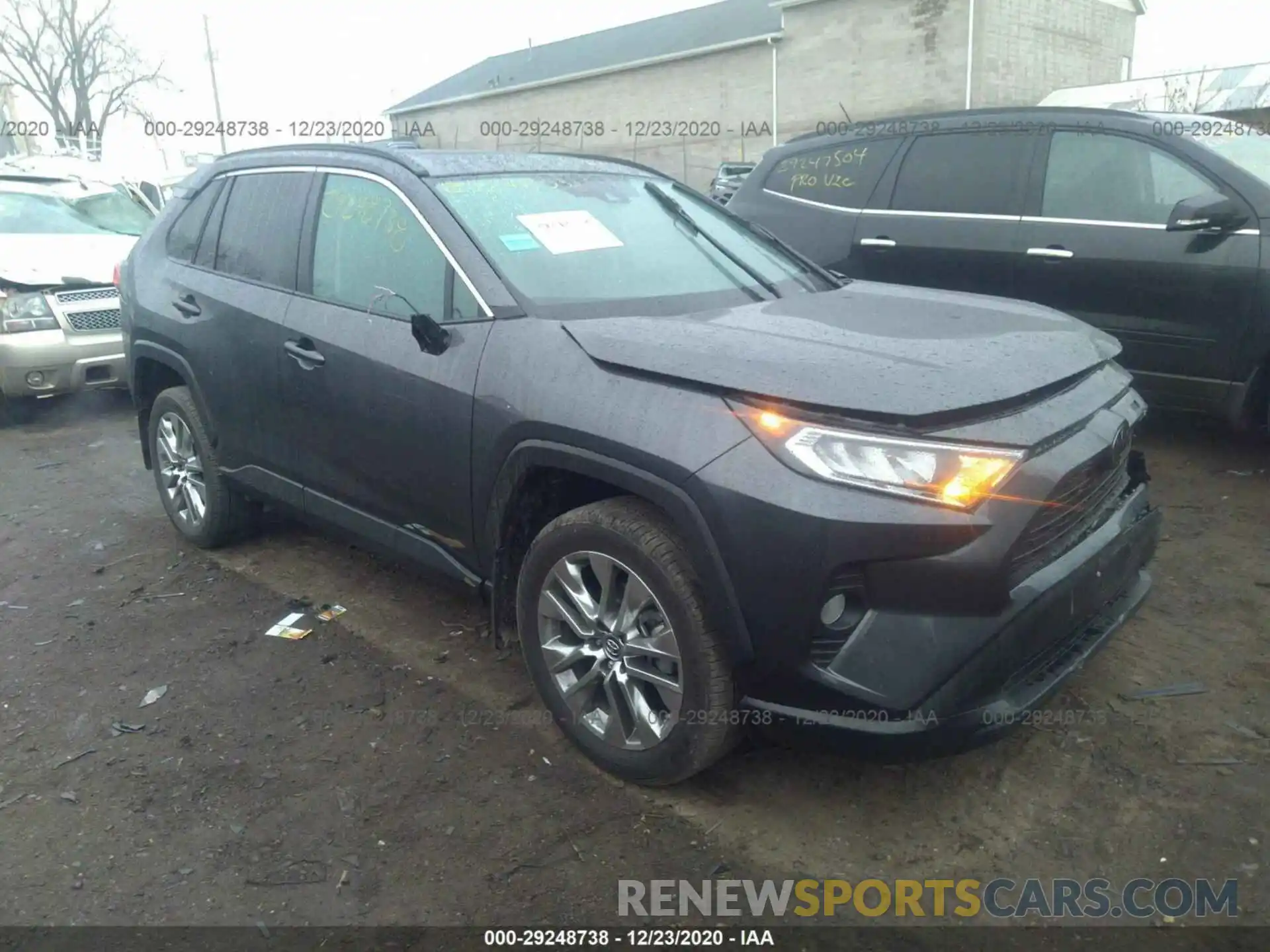 1 Photograph of a damaged car 2T3A1RFV2KW054682 TOYOTA RAV4 2019