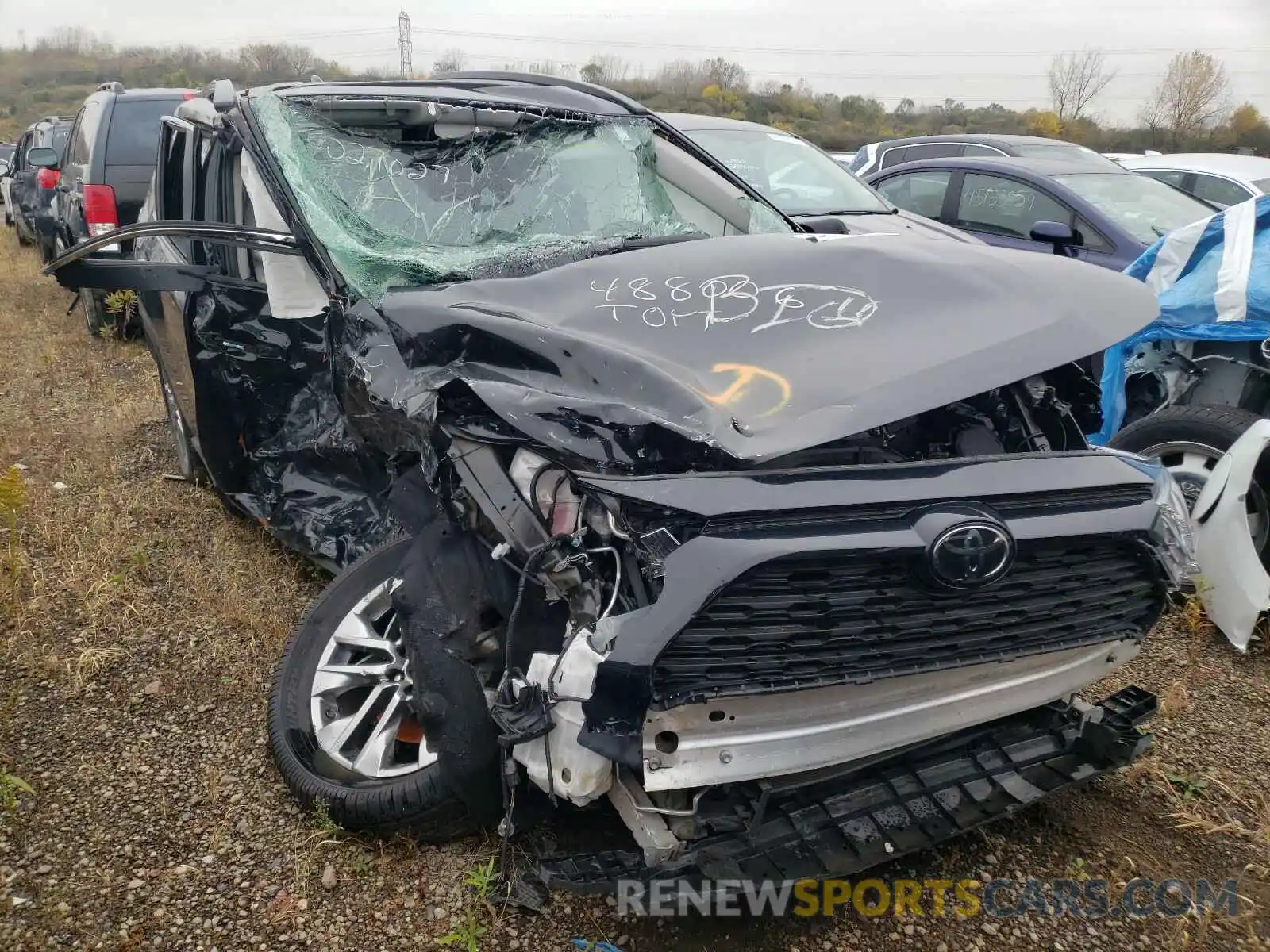 1 Photograph of a damaged car 2T3A1RFV2KW077475 TOYOTA RAV4 2019