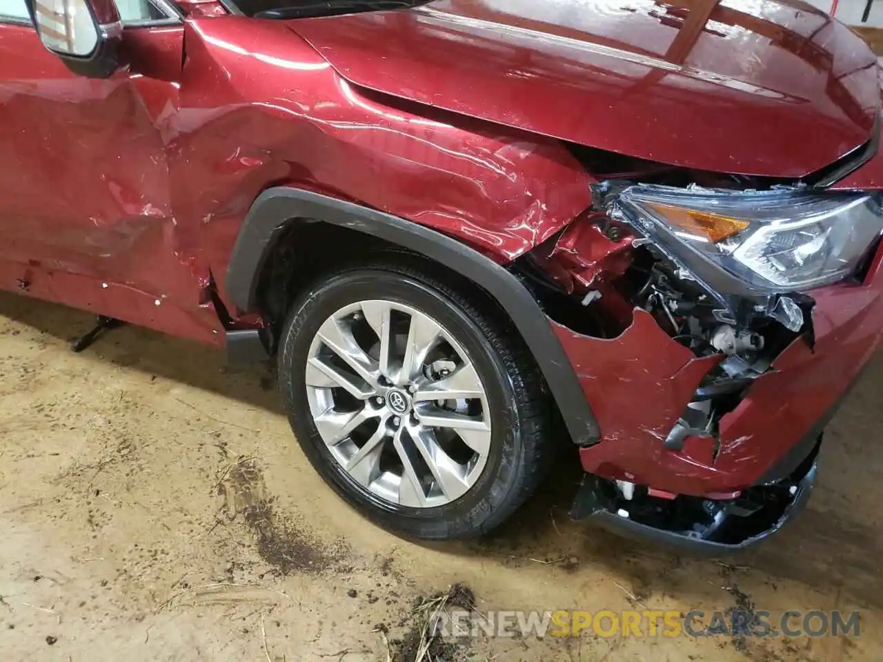 9 Photograph of a damaged car 2T3A1RFV2KW078027 TOYOTA RAV4 2019