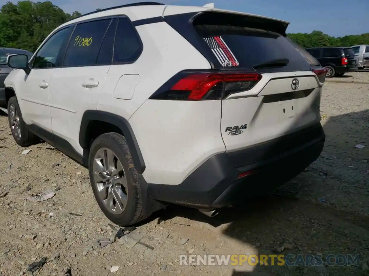 3 Photograph of a damaged car 2T3A1RFV3KC002592 TOYOTA RAV4 2019