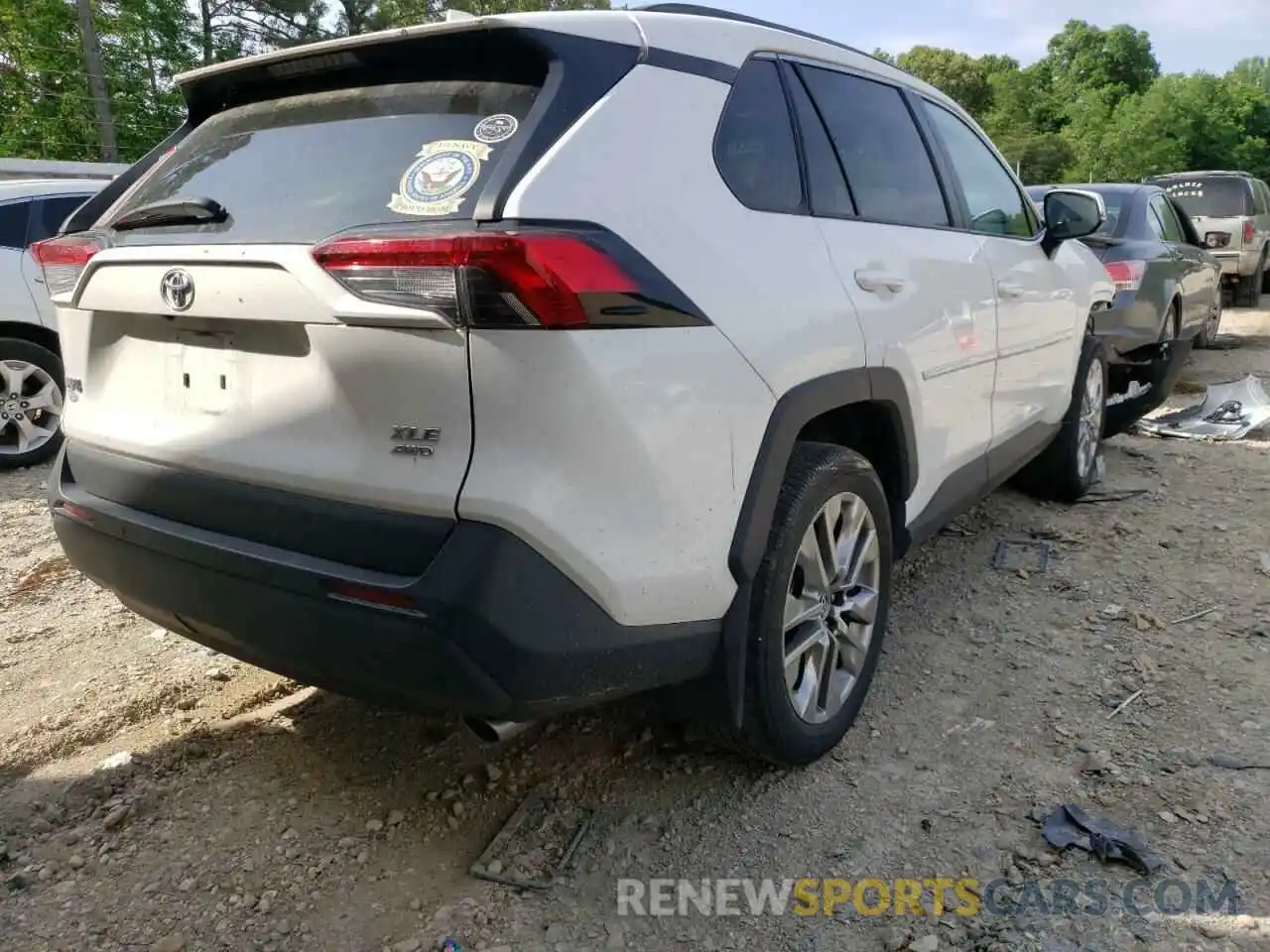 4 Photograph of a damaged car 2T3A1RFV3KC002592 TOYOTA RAV4 2019