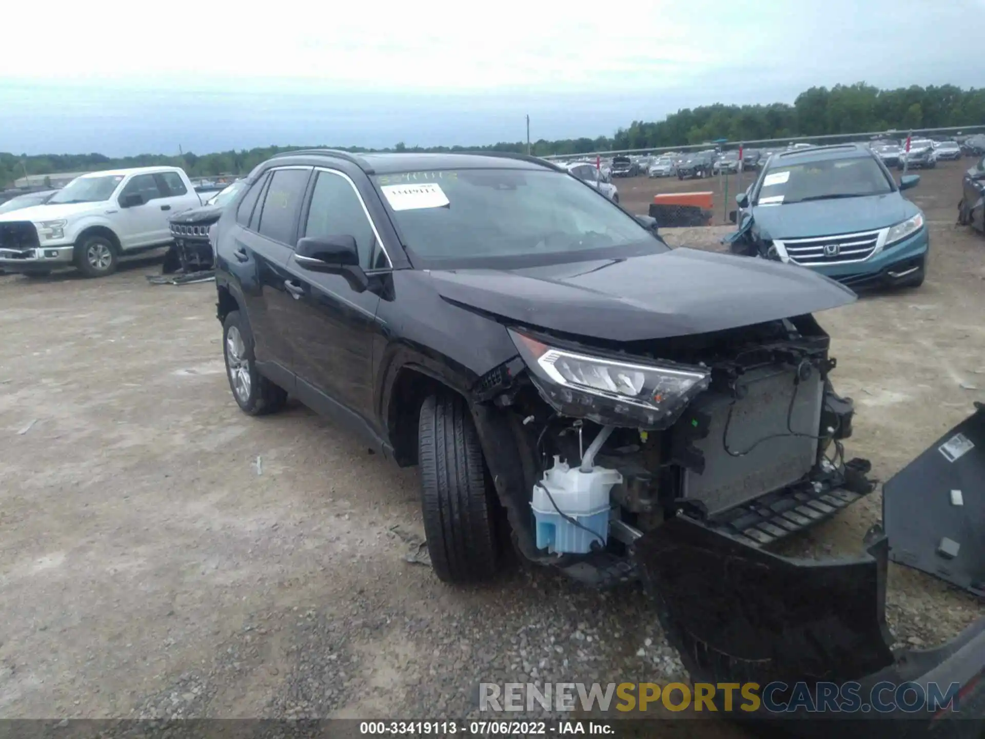 1 Photograph of a damaged car 2T3A1RFV3KC014998 TOYOTA RAV4 2019