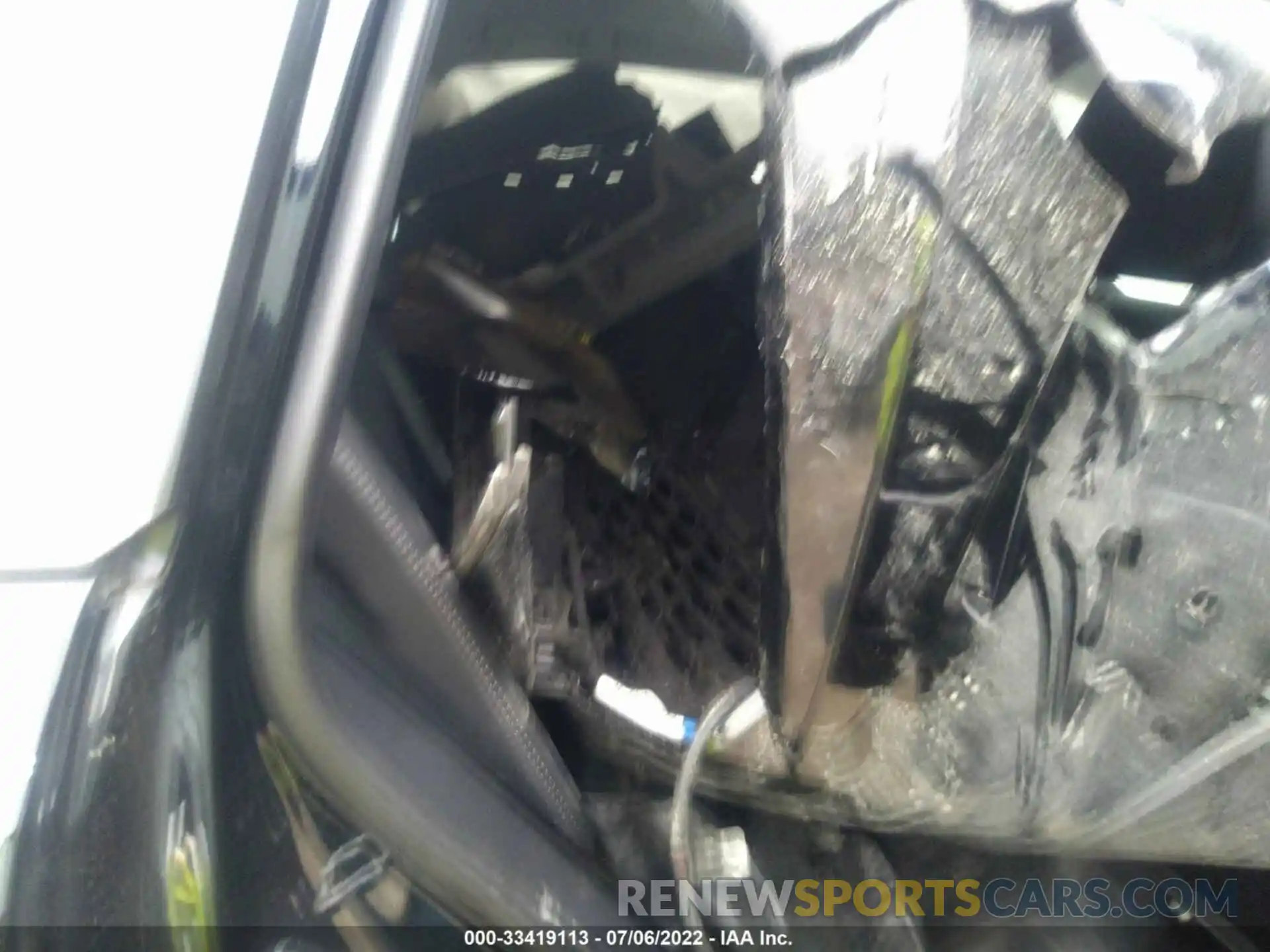 8 Photograph of a damaged car 2T3A1RFV3KC014998 TOYOTA RAV4 2019