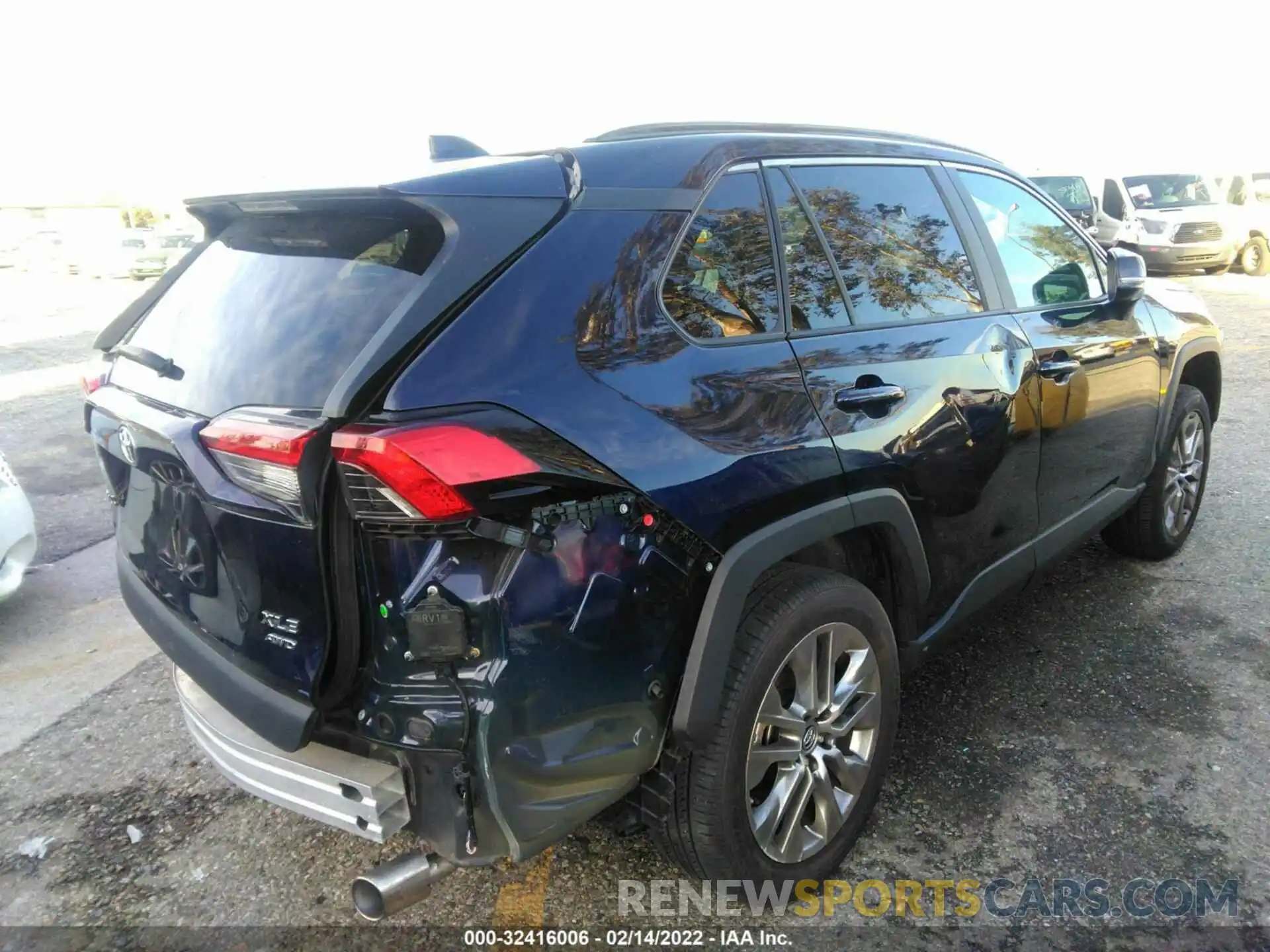 4 Фотография поврежденного автомобиля 2T3A1RFV3KC030098 TOYOTA RAV4 2019