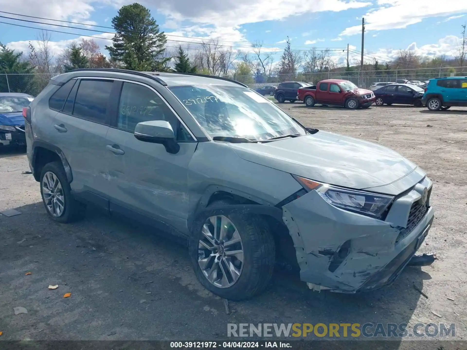 1 Photograph of a damaged car 2T3A1RFV3KW045053 TOYOTA RAV4 2019