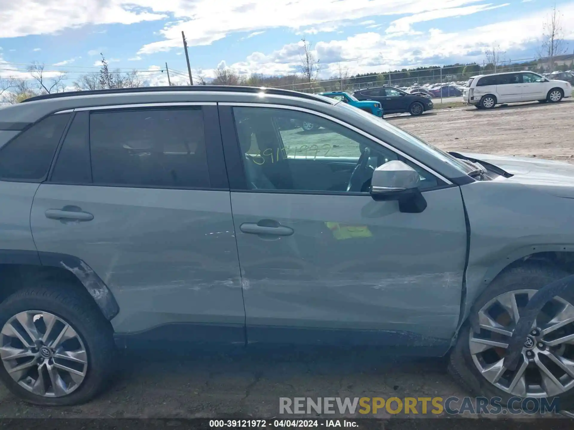 13 Photograph of a damaged car 2T3A1RFV3KW045053 TOYOTA RAV4 2019