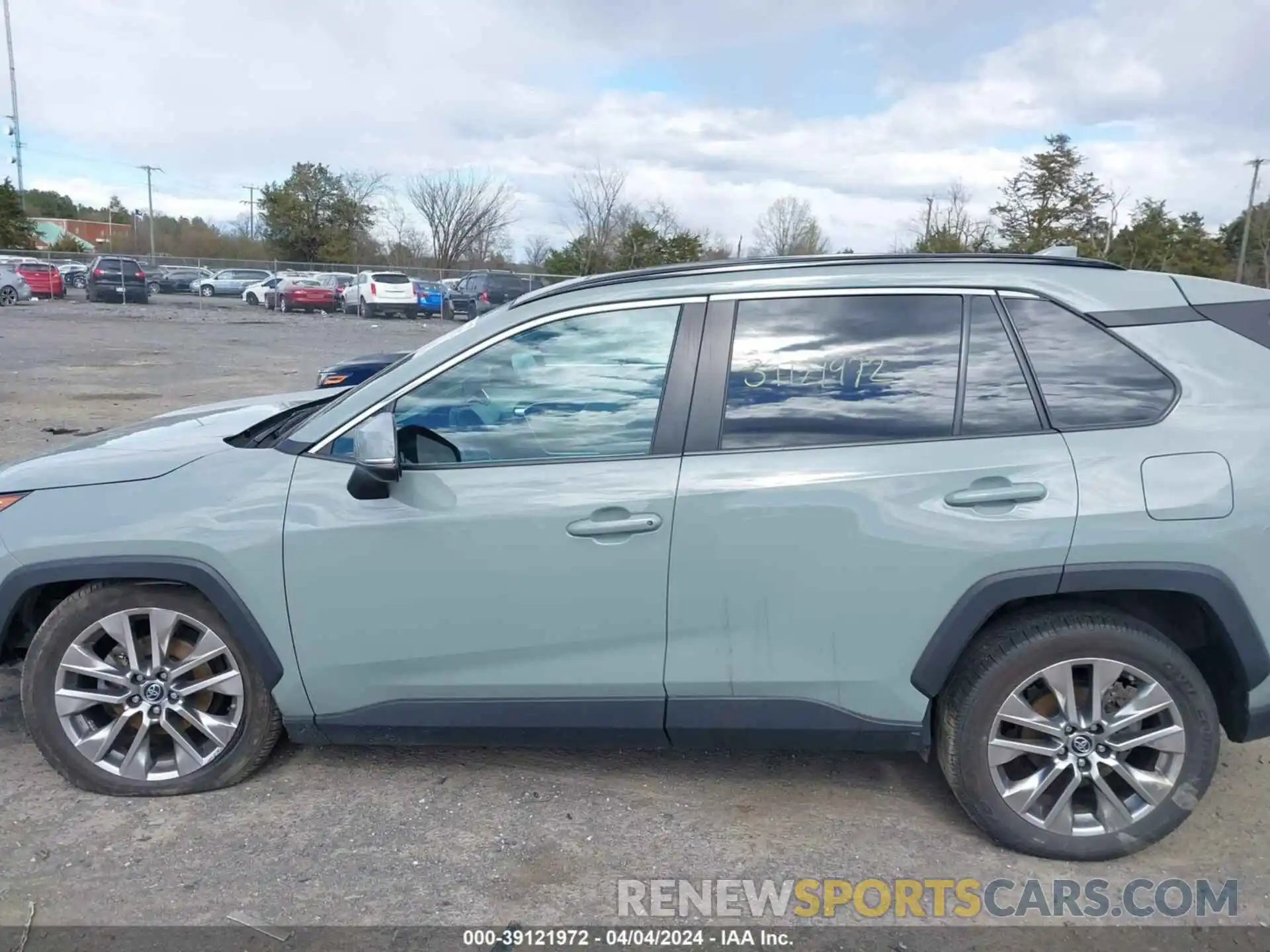 14 Photograph of a damaged car 2T3A1RFV3KW045053 TOYOTA RAV4 2019