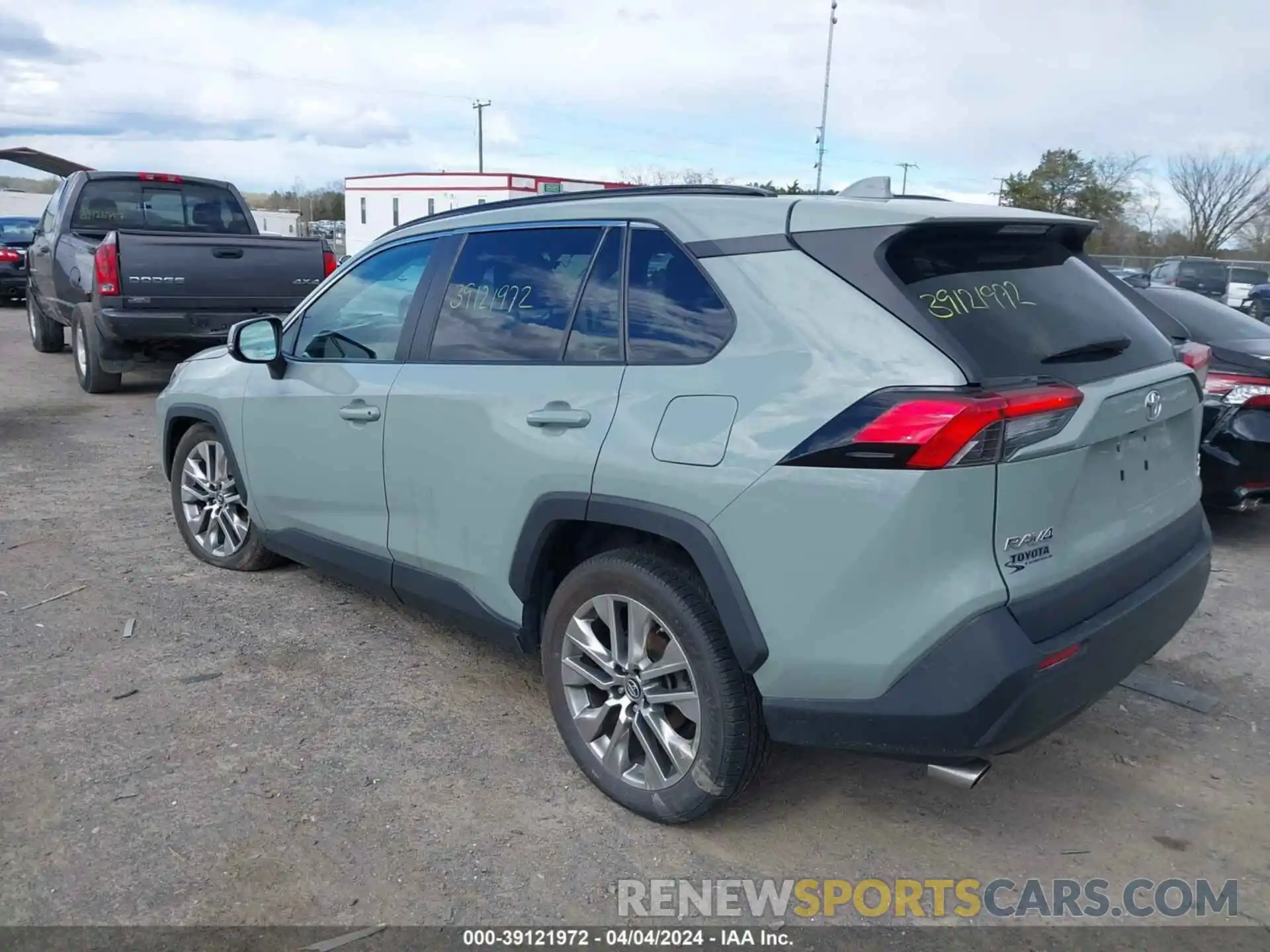 3 Photograph of a damaged car 2T3A1RFV3KW045053 TOYOTA RAV4 2019