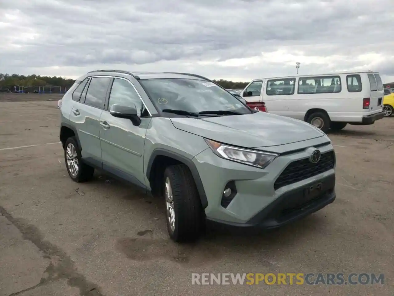 1 Photograph of a damaged car 2T3A1RFV3KW046252 TOYOTA RAV4 2019