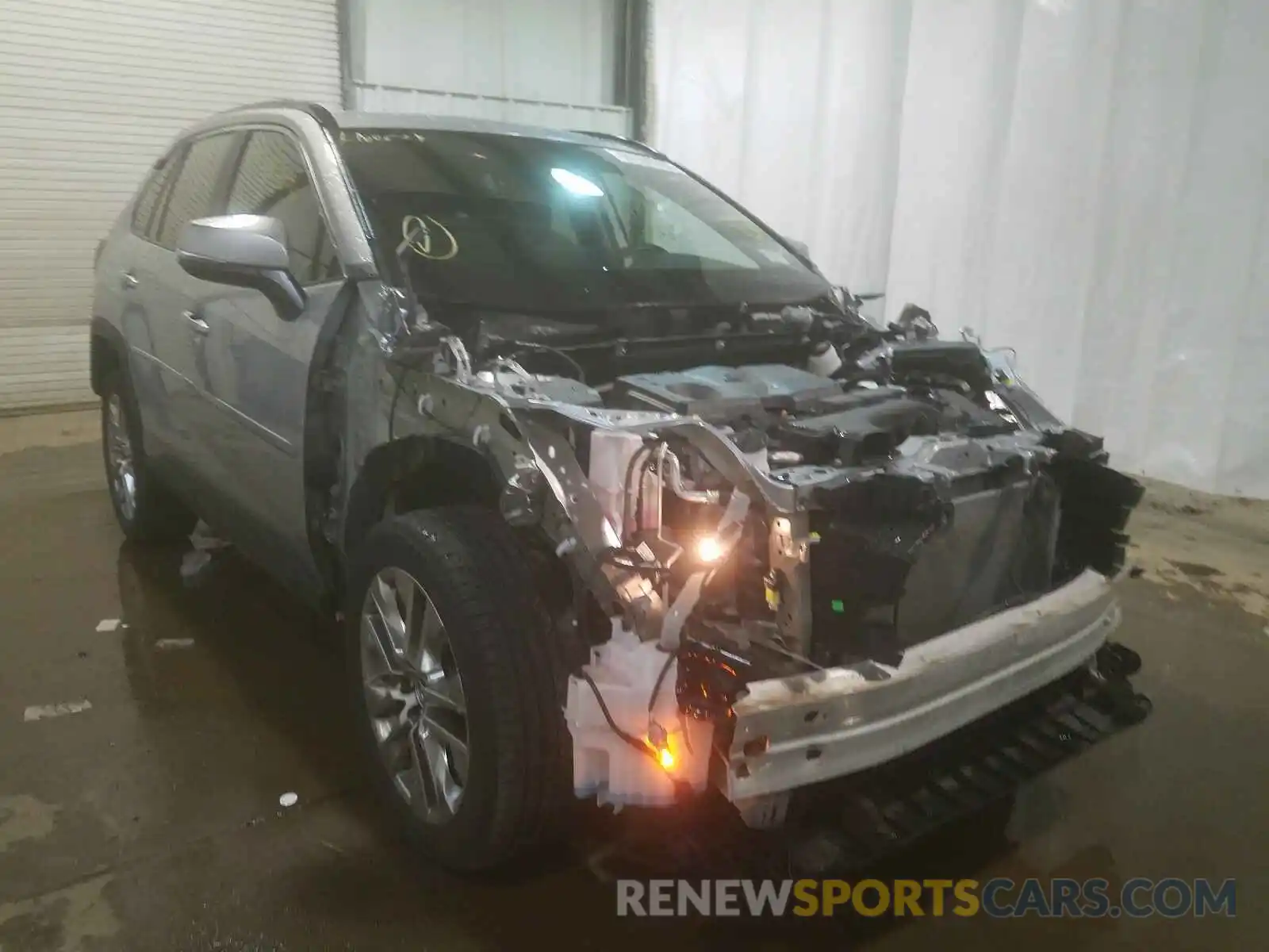 1 Photograph of a damaged car 2T3A1RFV3KW047482 TOYOTA RAV4 2019