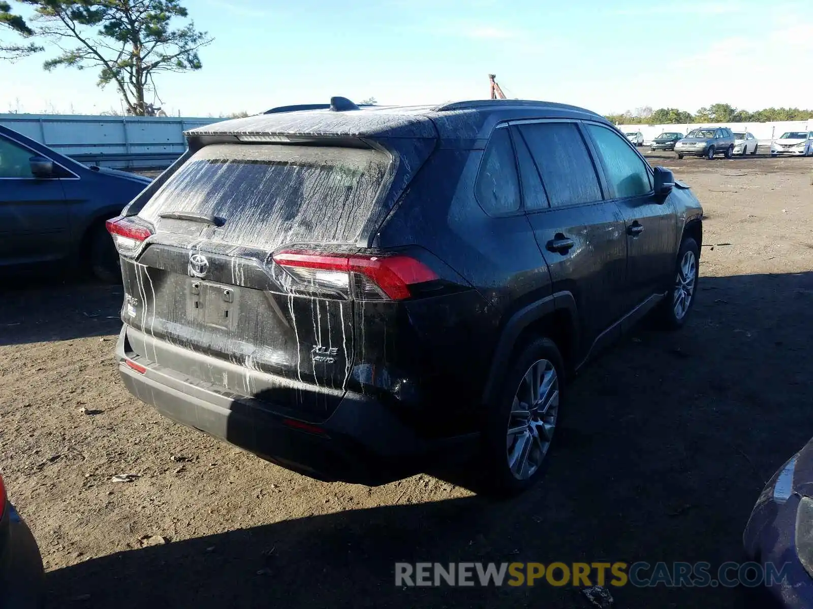 4 Photograph of a damaged car 2T3A1RFV3KW062855 TOYOTA RAV4 2019