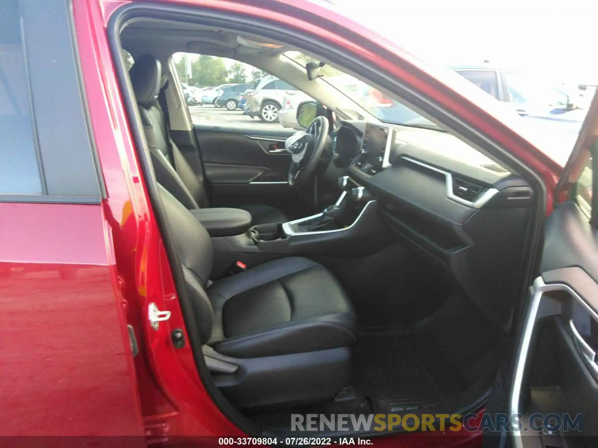 5 Photograph of a damaged car 2T3A1RFV3KW064346 TOYOTA RAV4 2019