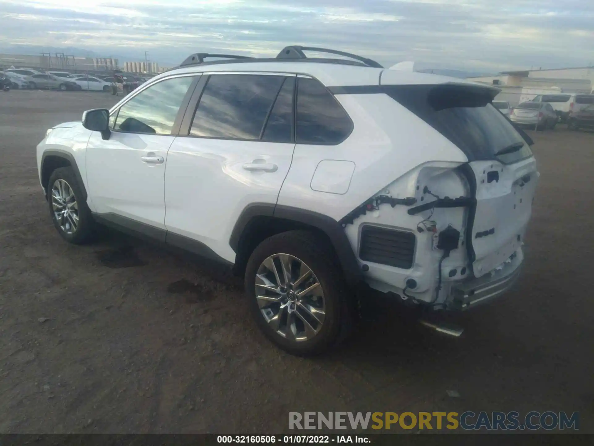 3 Photograph of a damaged car 2T3A1RFV3KW081017 TOYOTA RAV4 2019