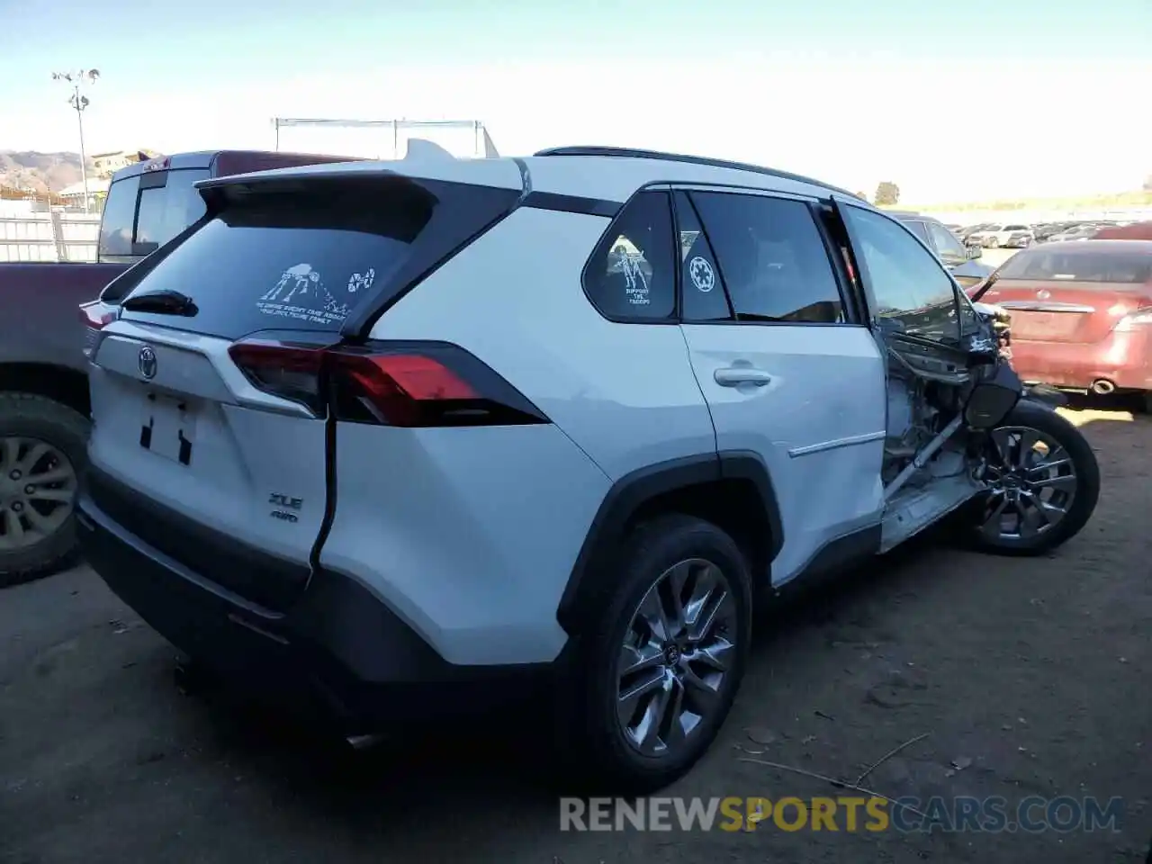 3 Photograph of a damaged car 2T3A1RFV4KC052465 TOYOTA RAV4 2019