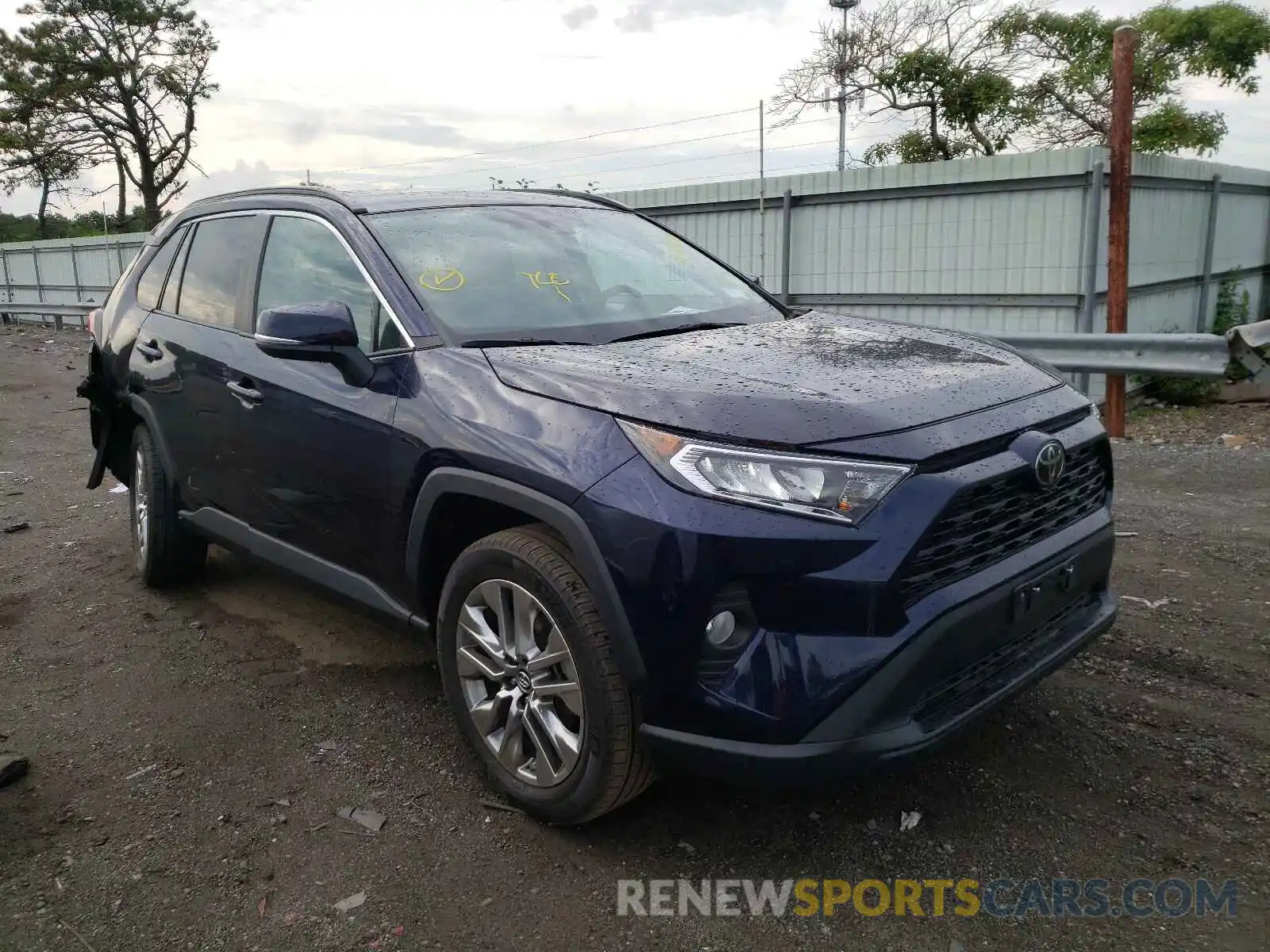 1 Photograph of a damaged car 2T3A1RFV4KW036605 TOYOTA RAV4 2019