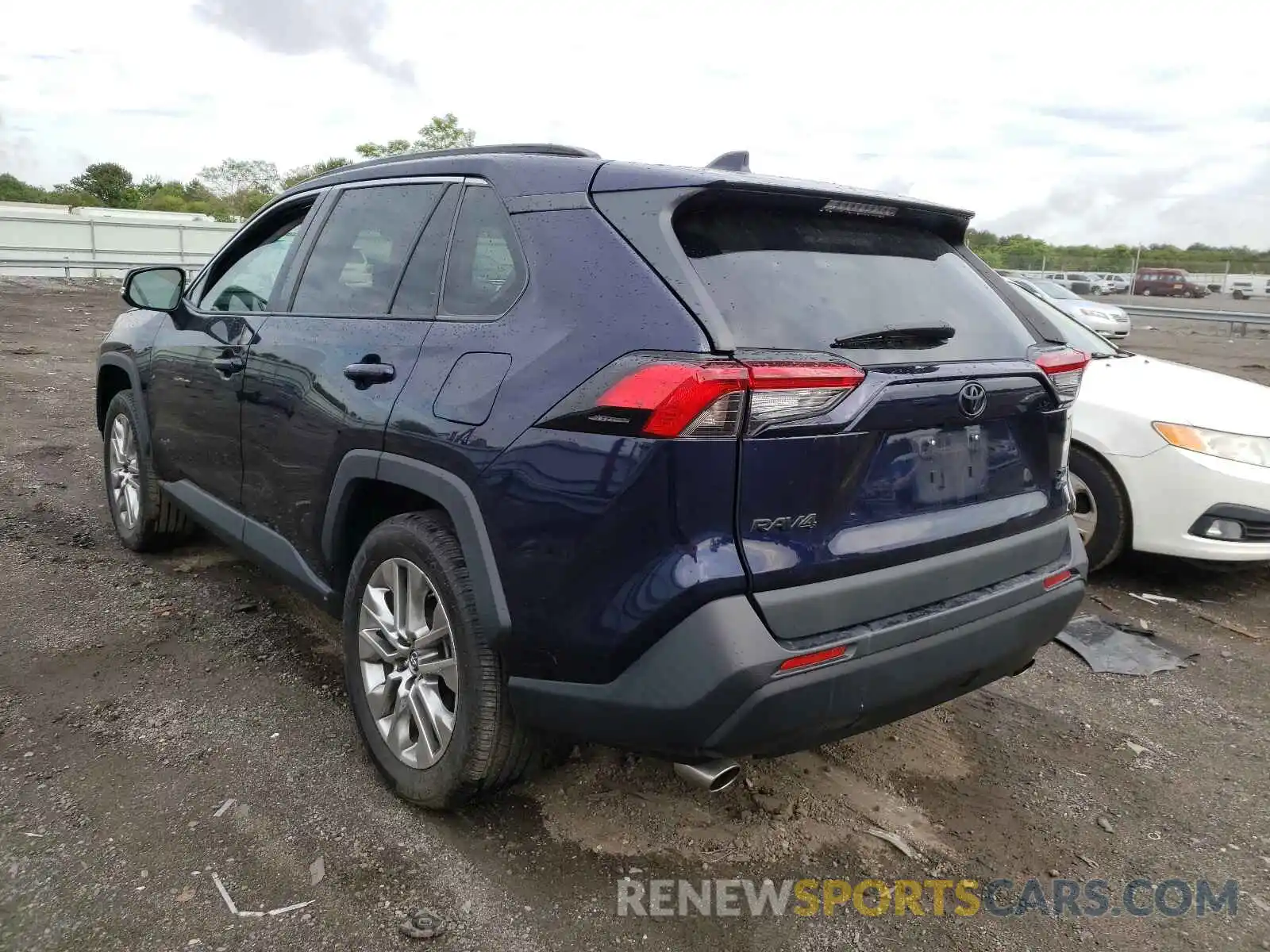 3 Photograph of a damaged car 2T3A1RFV4KW036605 TOYOTA RAV4 2019