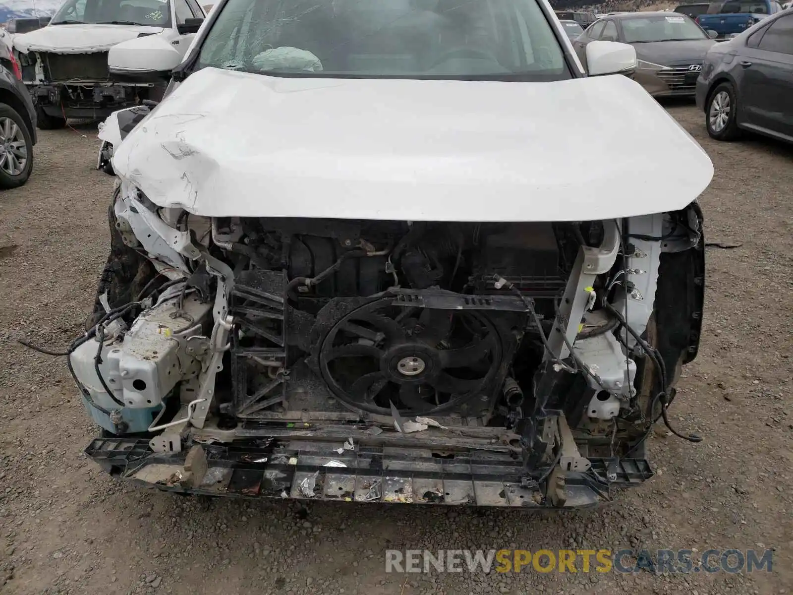 9 Photograph of a damaged car 2T3A1RFV4KW057194 TOYOTA RAV4 2019