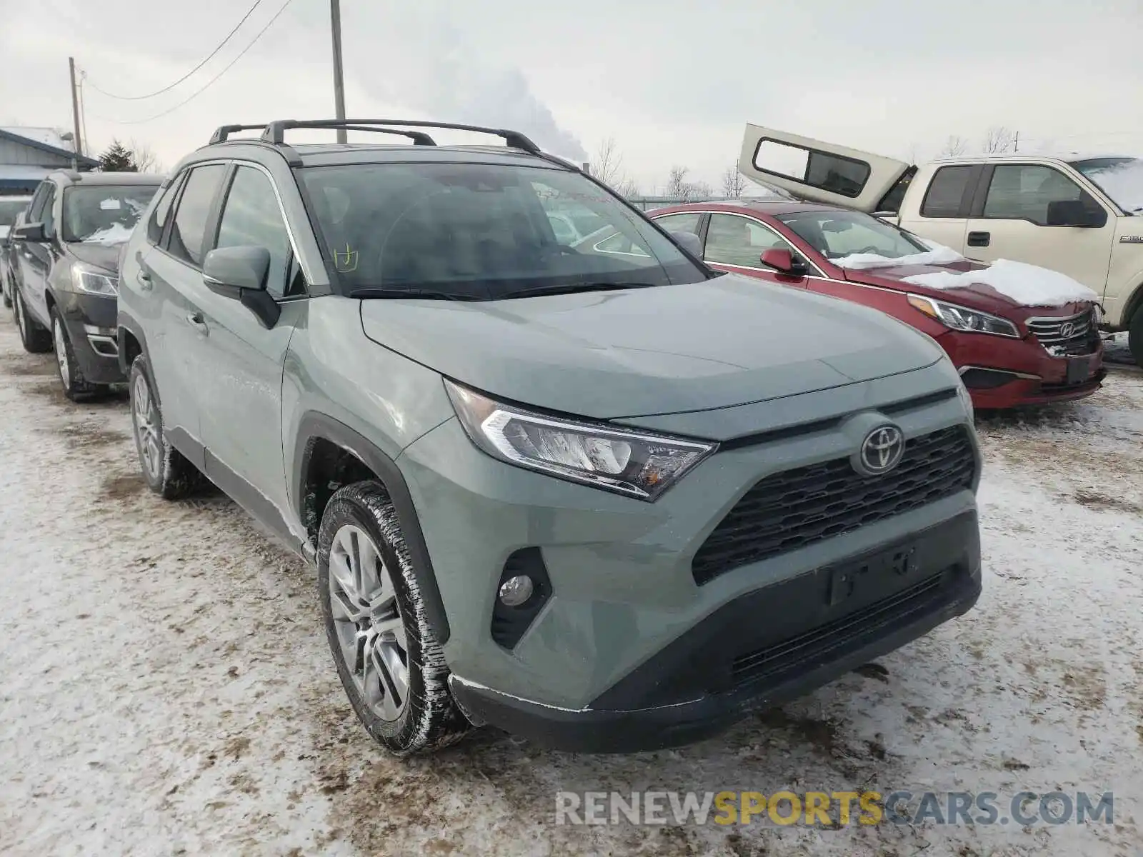 1 Photograph of a damaged car 2T3A1RFV4KW081544 TOYOTA RAV4 2019