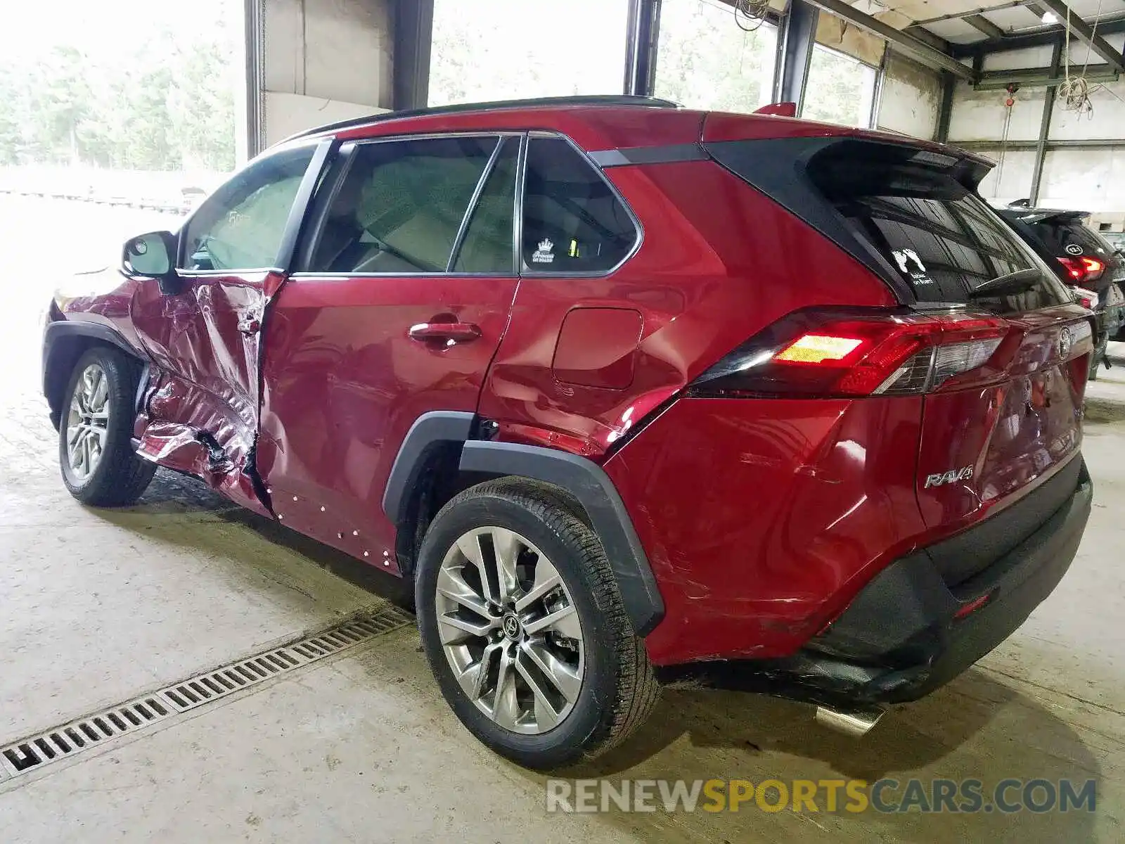 10 Photograph of a damaged car 2T3A1RFV5KC028899 TOYOTA RAV4 2019