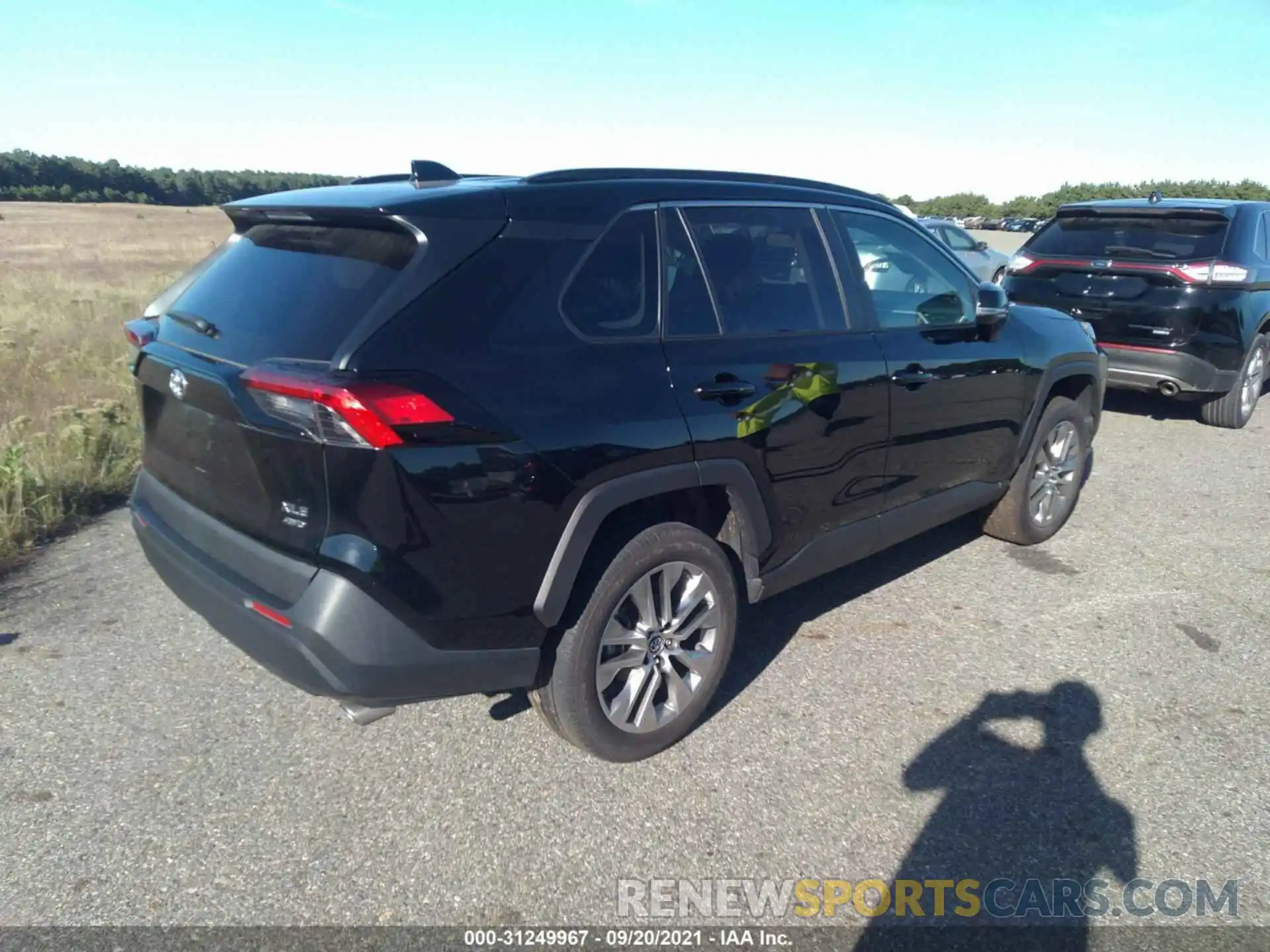 4 Photograph of a damaged car 2T3A1RFV5KC038879 TOYOTA RAV4 2019