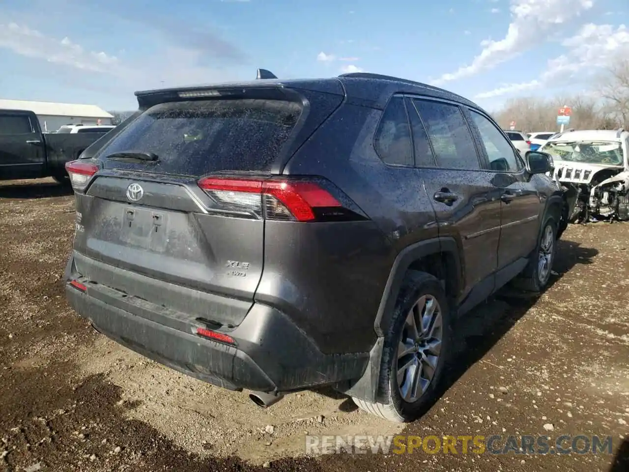 4 Photograph of a damaged car 2T3A1RFV5KW014404 TOYOTA RAV4 2019