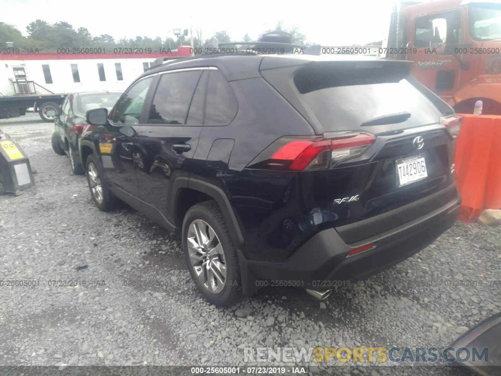 3 Photograph of a damaged car 2T3A1RFV5KW046642 TOYOTA RAV4 2019