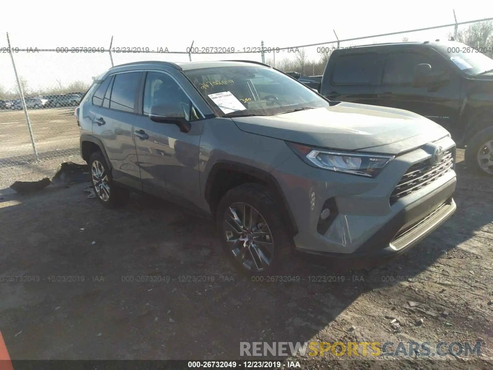 1 Photograph of a damaged car 2T3A1RFV5KW069290 TOYOTA RAV4 2019