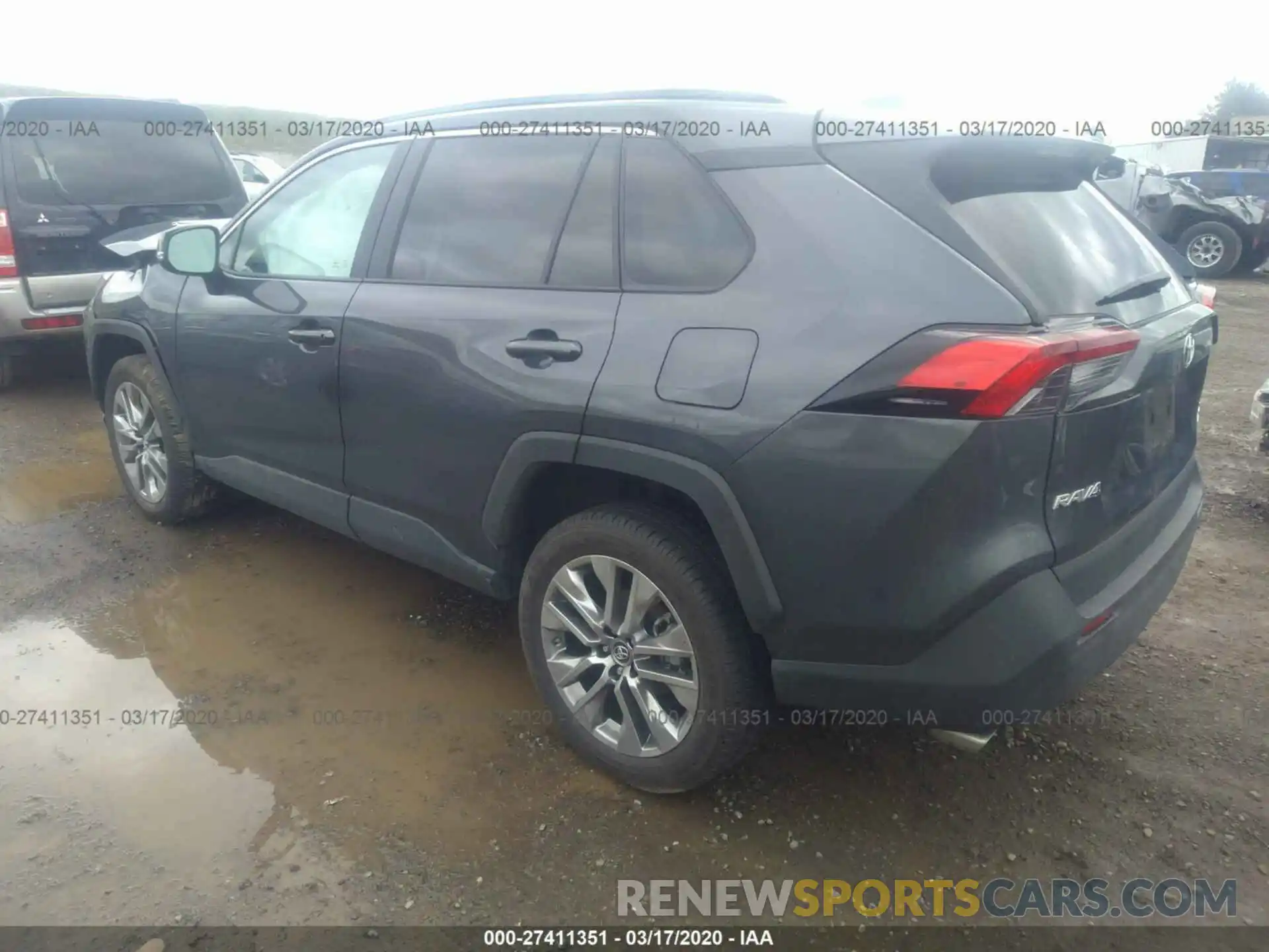 3 Photograph of a damaged car 2T3A1RFV5KW075591 TOYOTA RAV4 2019