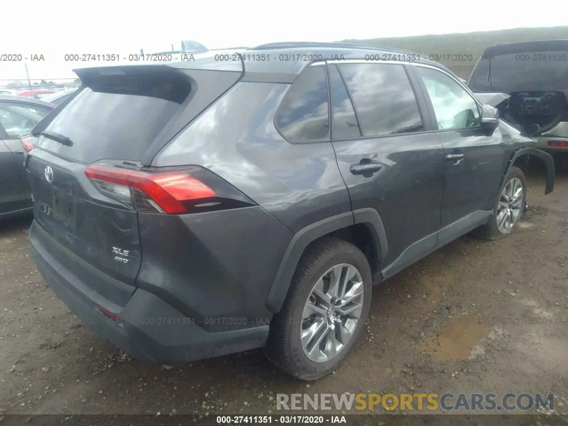 4 Photograph of a damaged car 2T3A1RFV5KW075591 TOYOTA RAV4 2019