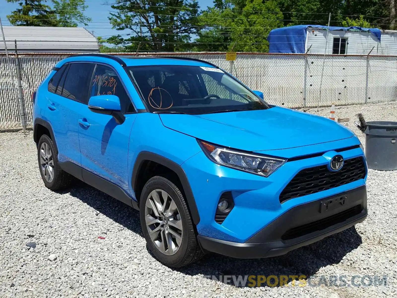 1 Photograph of a damaged car 2T3A1RFV5KW077454 TOYOTA RAV4 2019