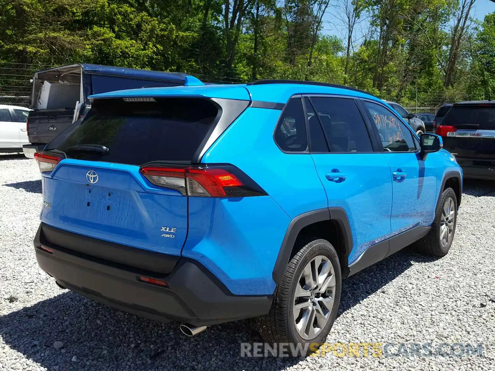 4 Photograph of a damaged car 2T3A1RFV5KW077454 TOYOTA RAV4 2019