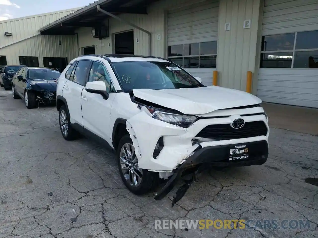 1 Photograph of a damaged car 2T3A1RFV5KW079706 TOYOTA RAV4 2019