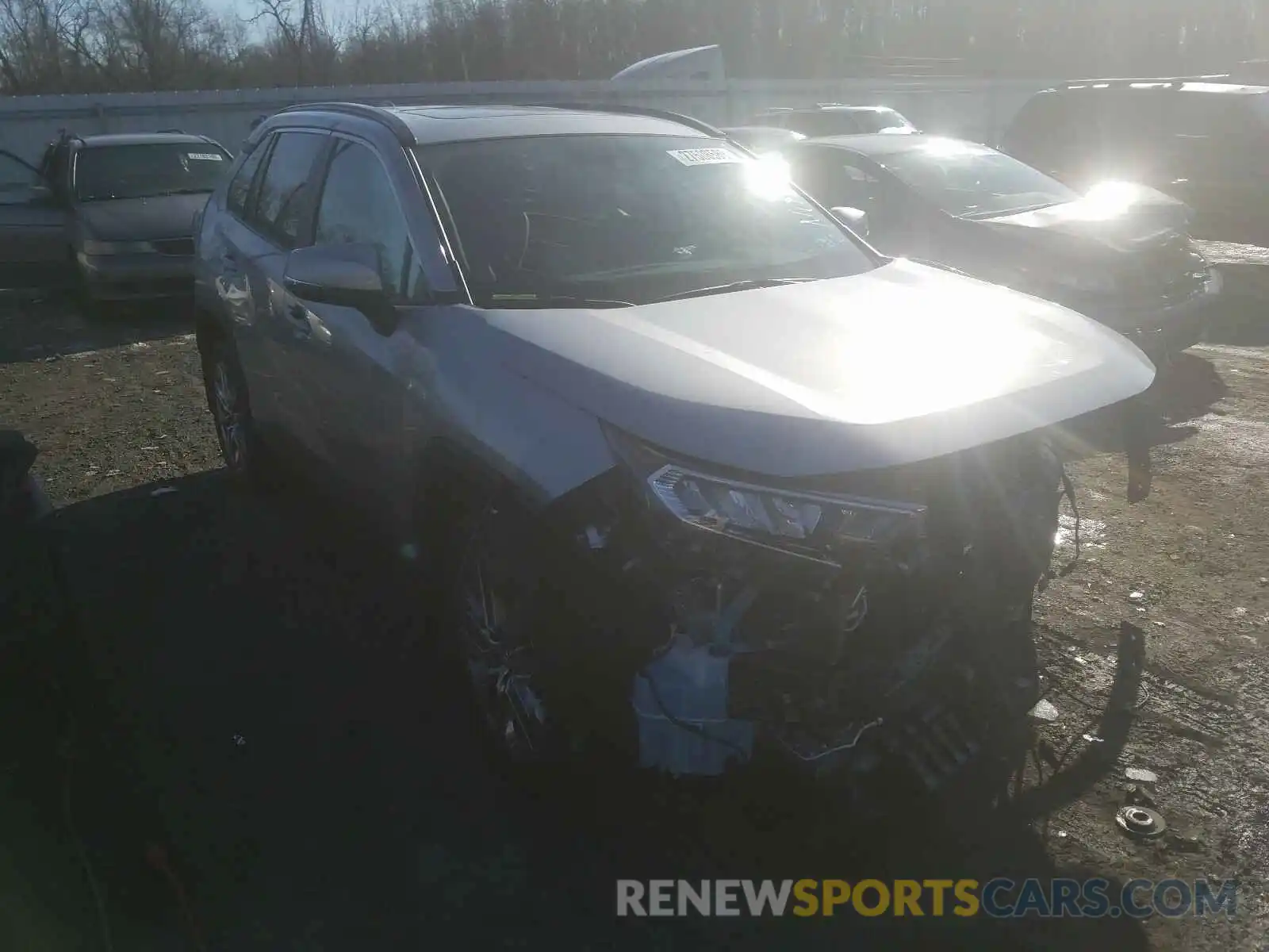 1 Photograph of a damaged car 2T3A1RFV5KW080726 TOYOTA RAV4 2019