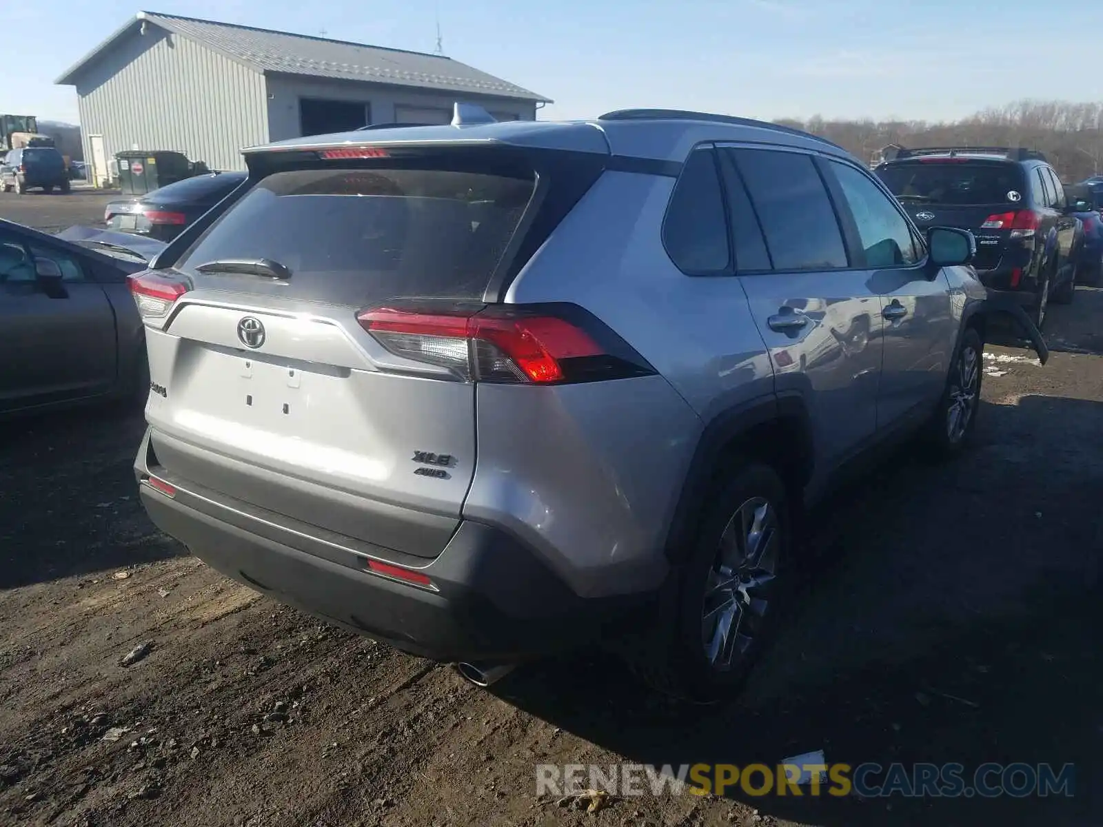 4 Photograph of a damaged car 2T3A1RFV5KW080726 TOYOTA RAV4 2019