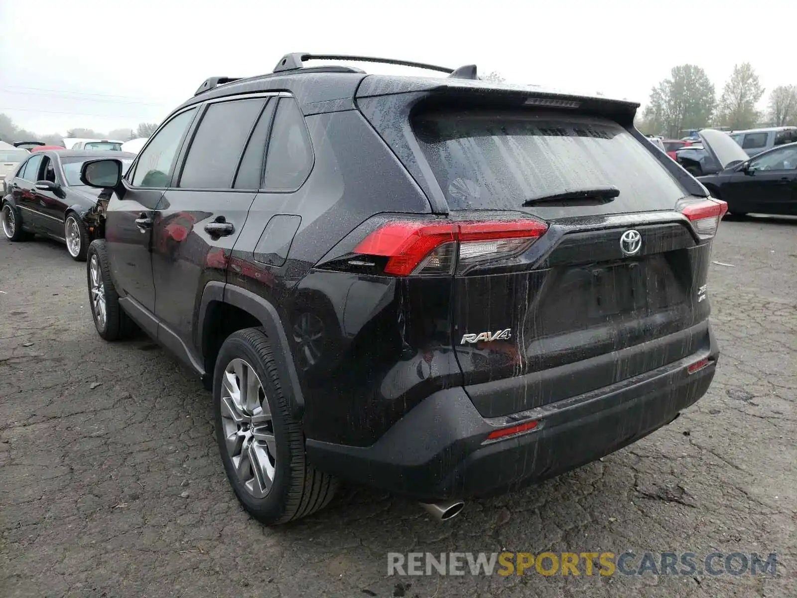 3 Photograph of a damaged car 2T3A1RFV5KW083612 TOYOTA RAV4 2019