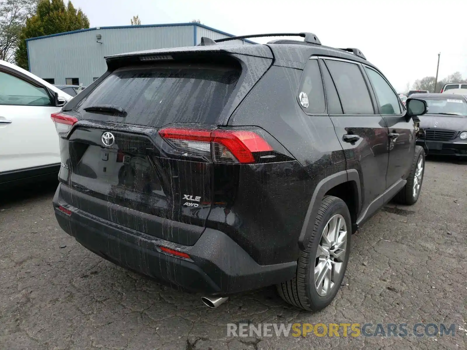 4 Photograph of a damaged car 2T3A1RFV5KW083612 TOYOTA RAV4 2019