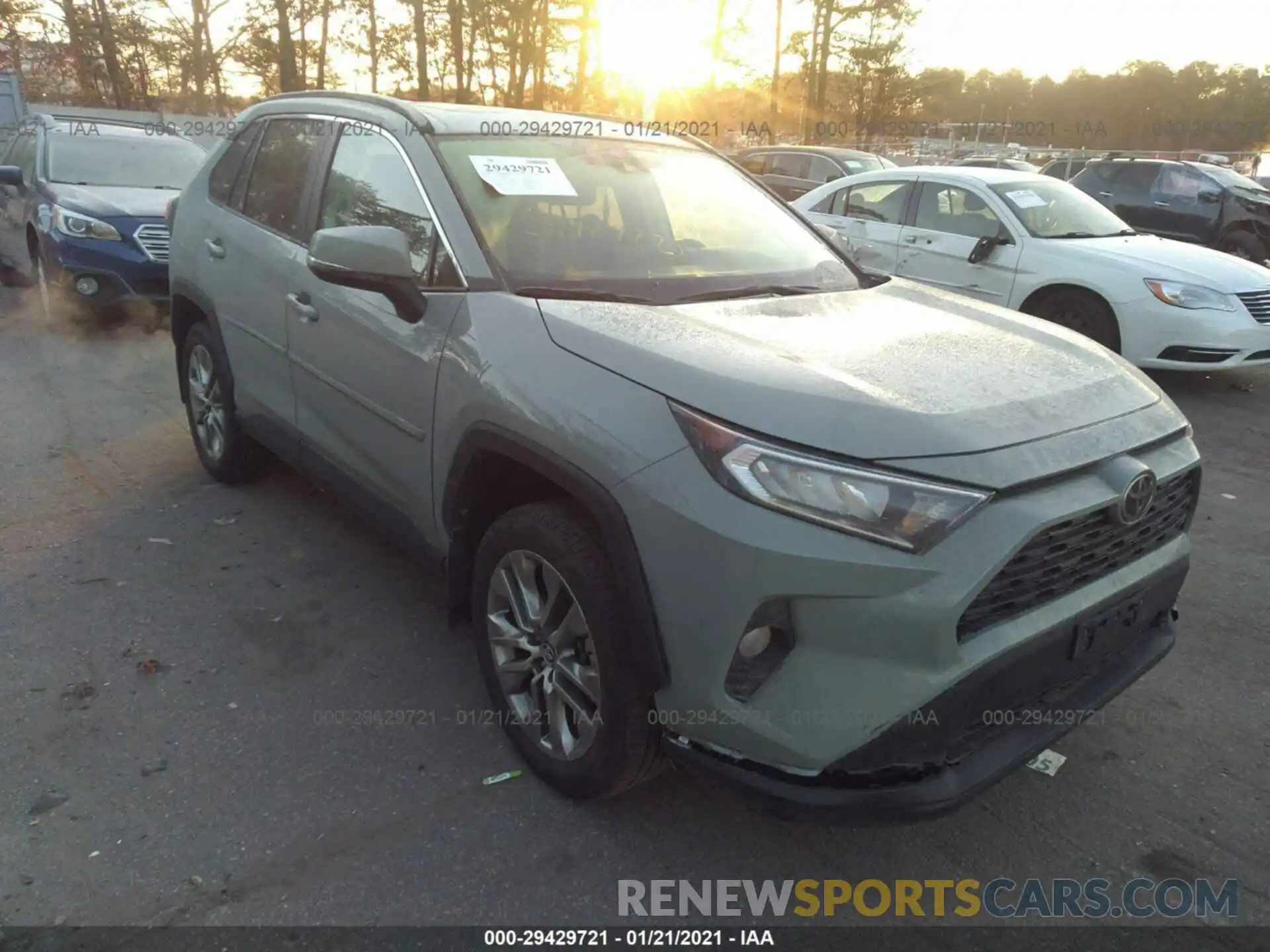 1 Photograph of a damaged car 2T3A1RFV6KC023582 TOYOTA RAV4 2019