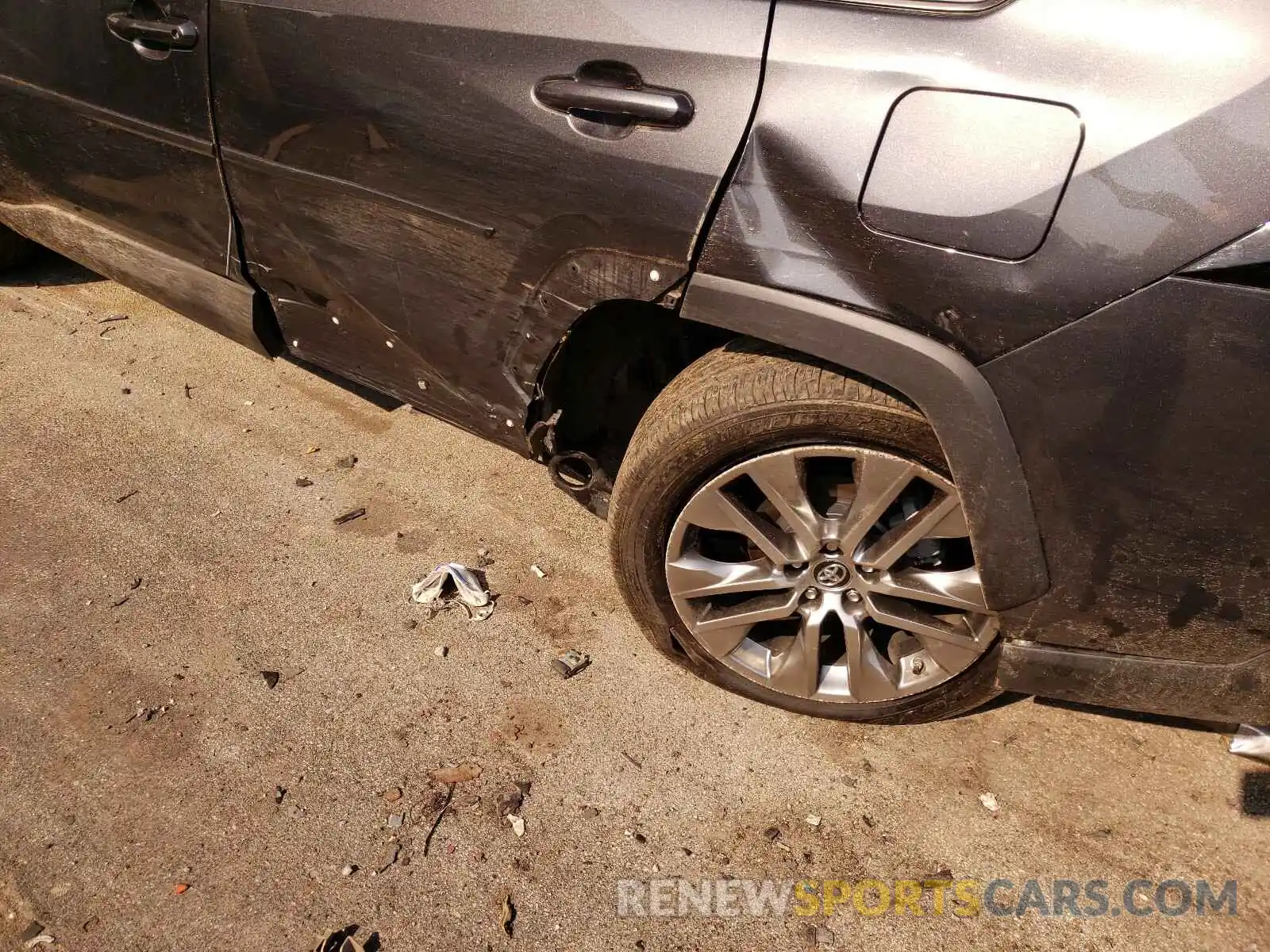 9 Photograph of a damaged car 2T3A1RFV6KC024246 TOYOTA RAV4 2019