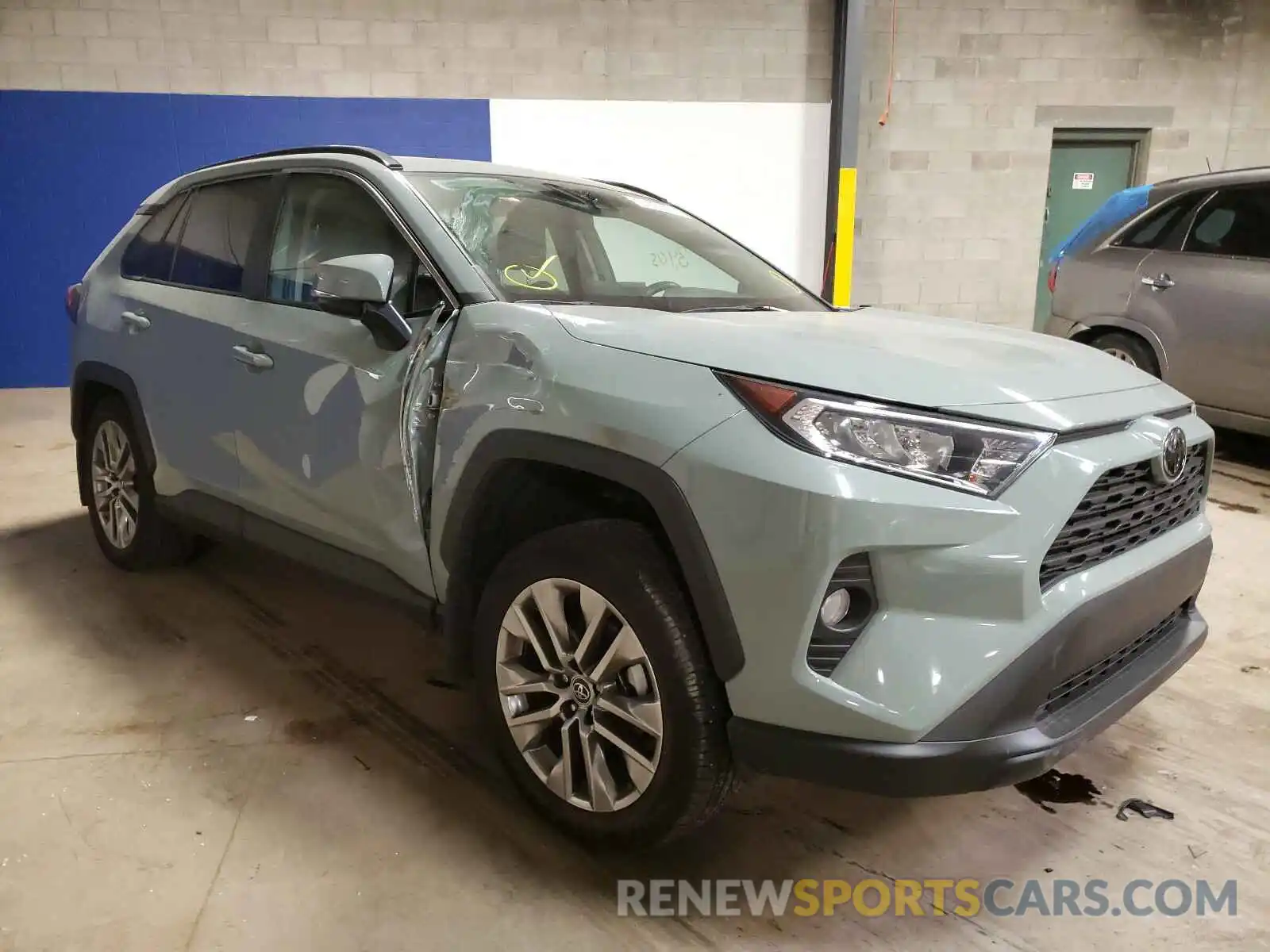 1 Photograph of a damaged car 2T3A1RFV6KC039197 TOYOTA RAV4 2019