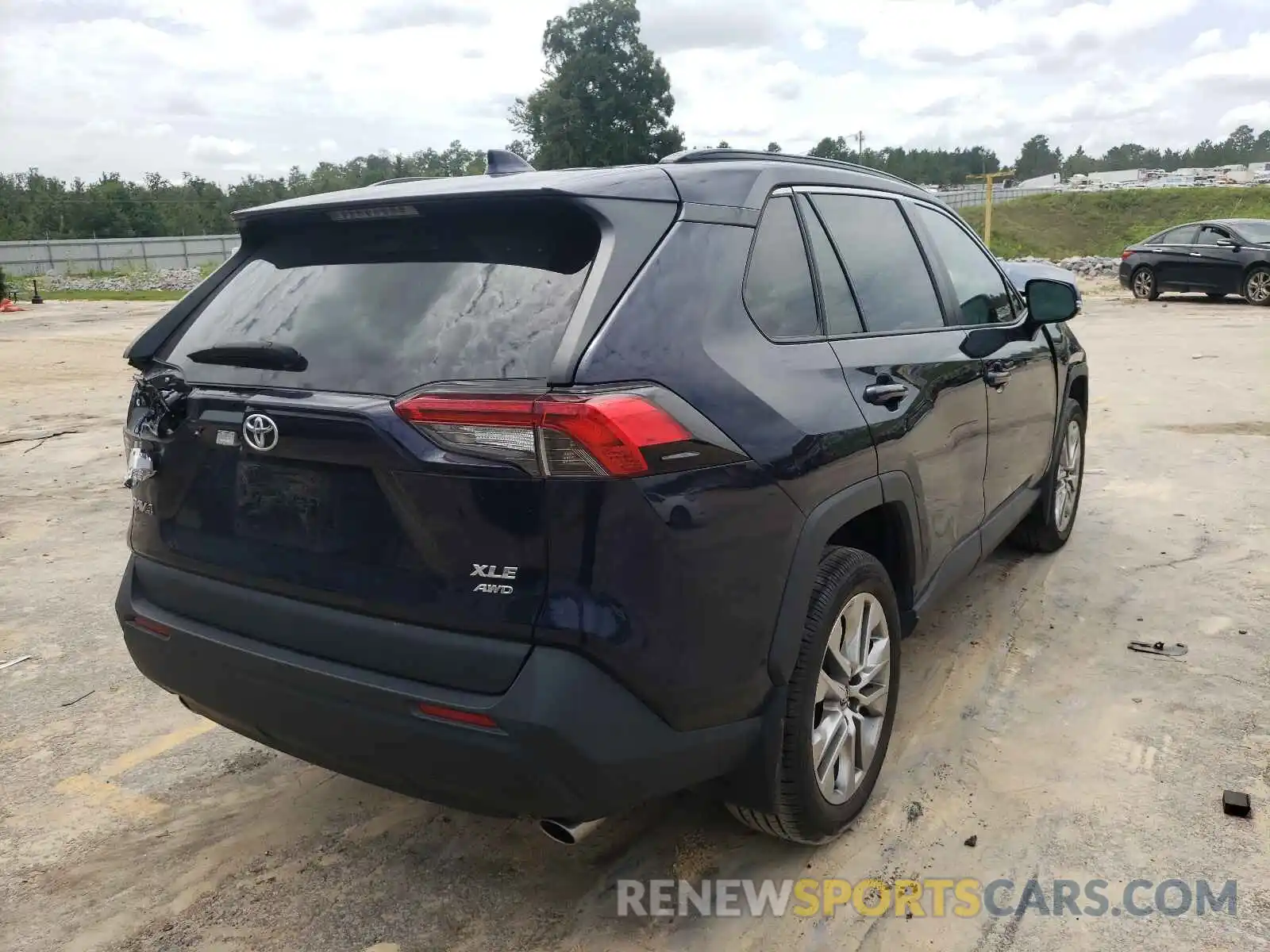 4 Photograph of a damaged car 2T3A1RFV6KC041418 TOYOTA RAV4 2019