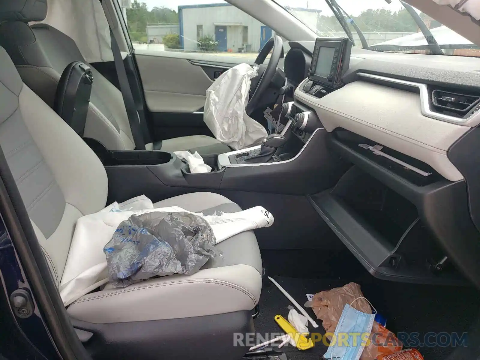 5 Photograph of a damaged car 2T3A1RFV6KC041418 TOYOTA RAV4 2019