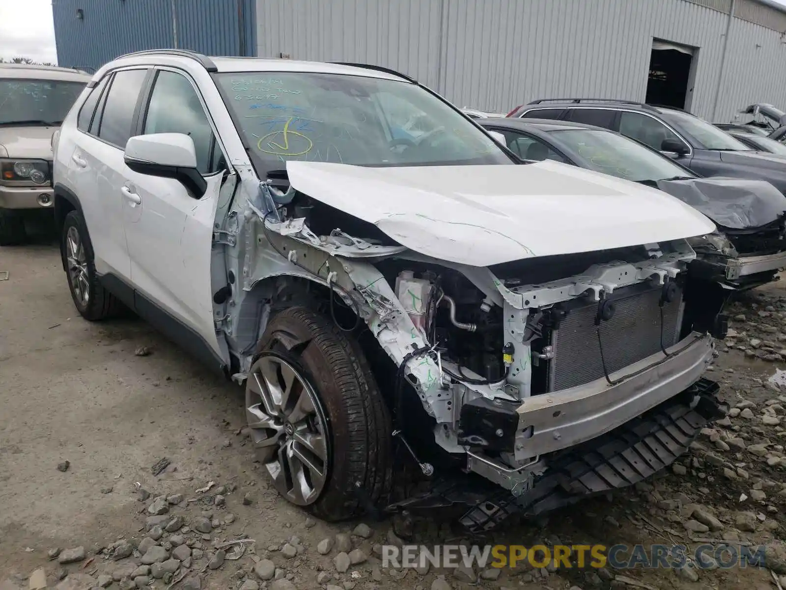 1 Photograph of a damaged car 2T3A1RFV6KC047347 TOYOTA RAV4 2019