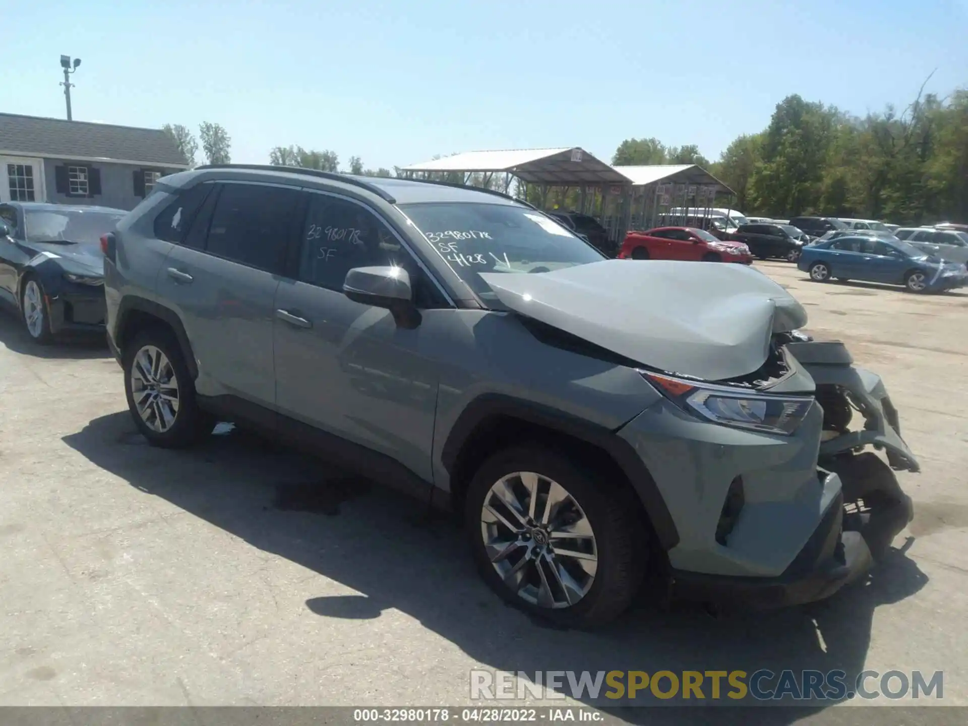 1 Photograph of a damaged car 2T3A1RFV6KC057201 TOYOTA RAV4 2019